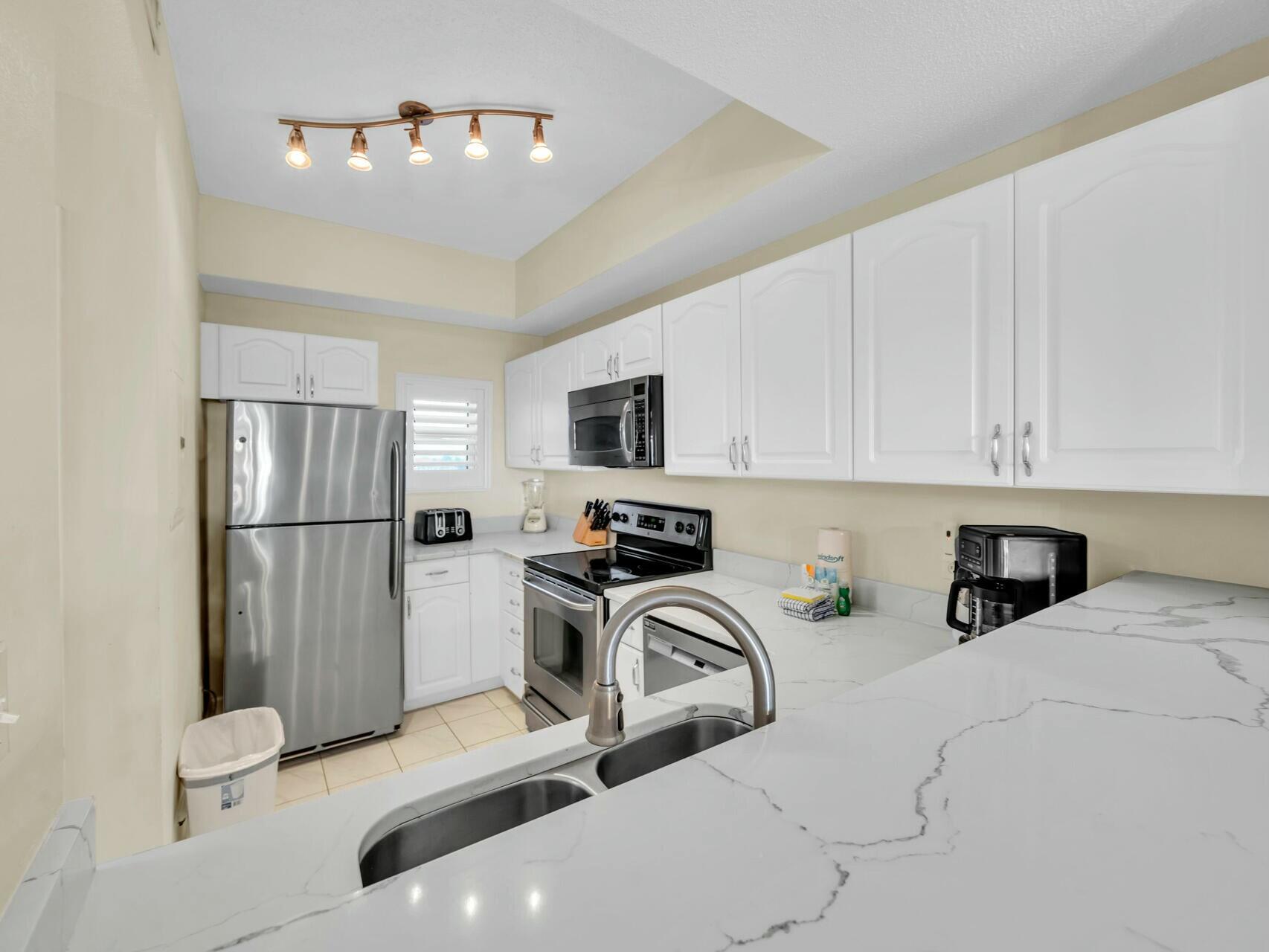 SUMMIT AT TOPS'L (THE) - Residential