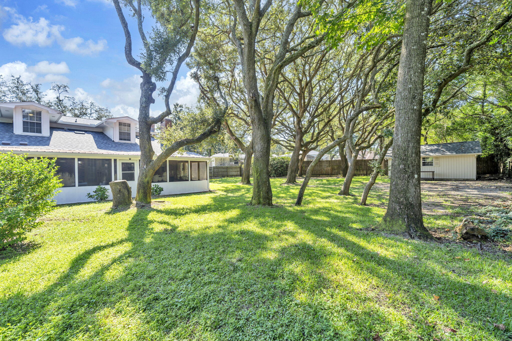 LAKE LORRAINE ESTATES 2 - Residential