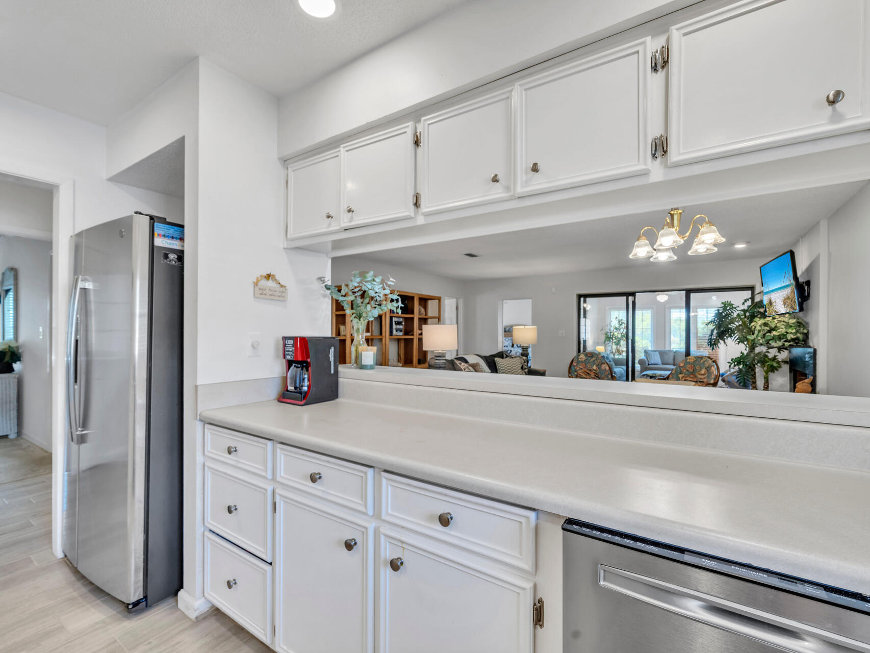 LAGUNA BEACH ESTATES - Residential