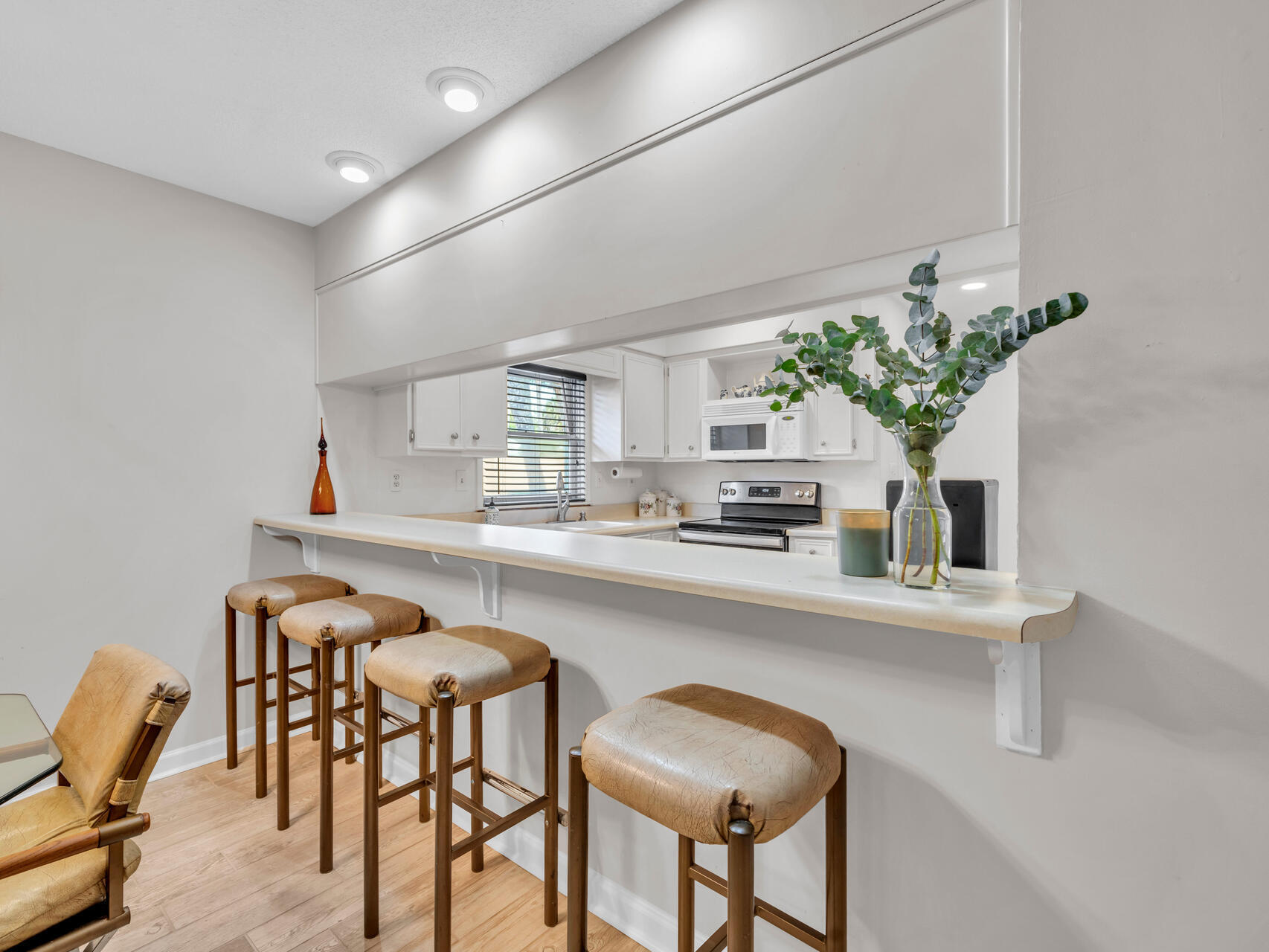 LAGUNA BEACH ESTATES - Residential