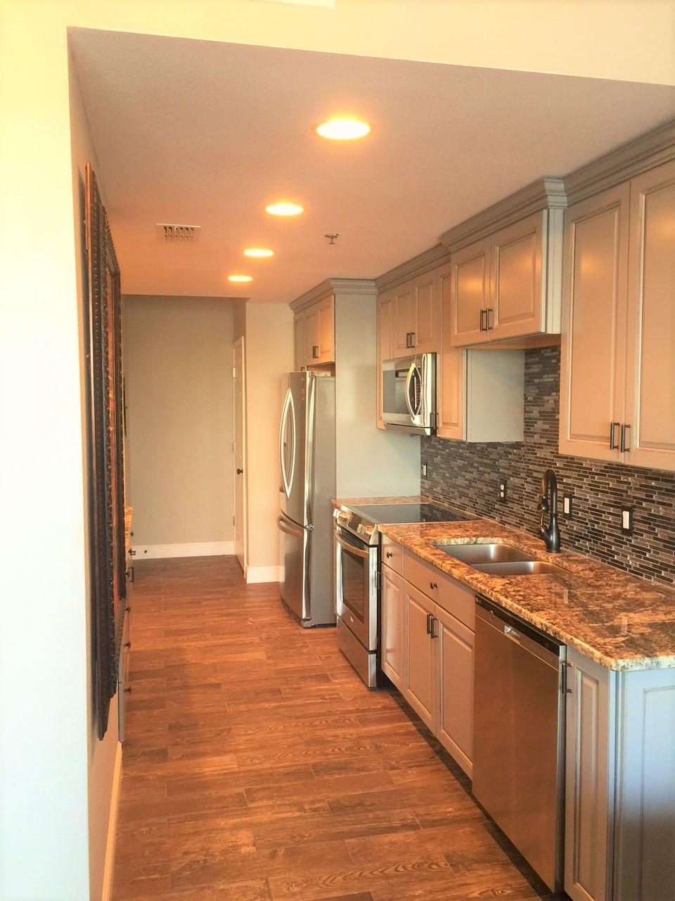 PALM COURT YACHT CLUB - Residential