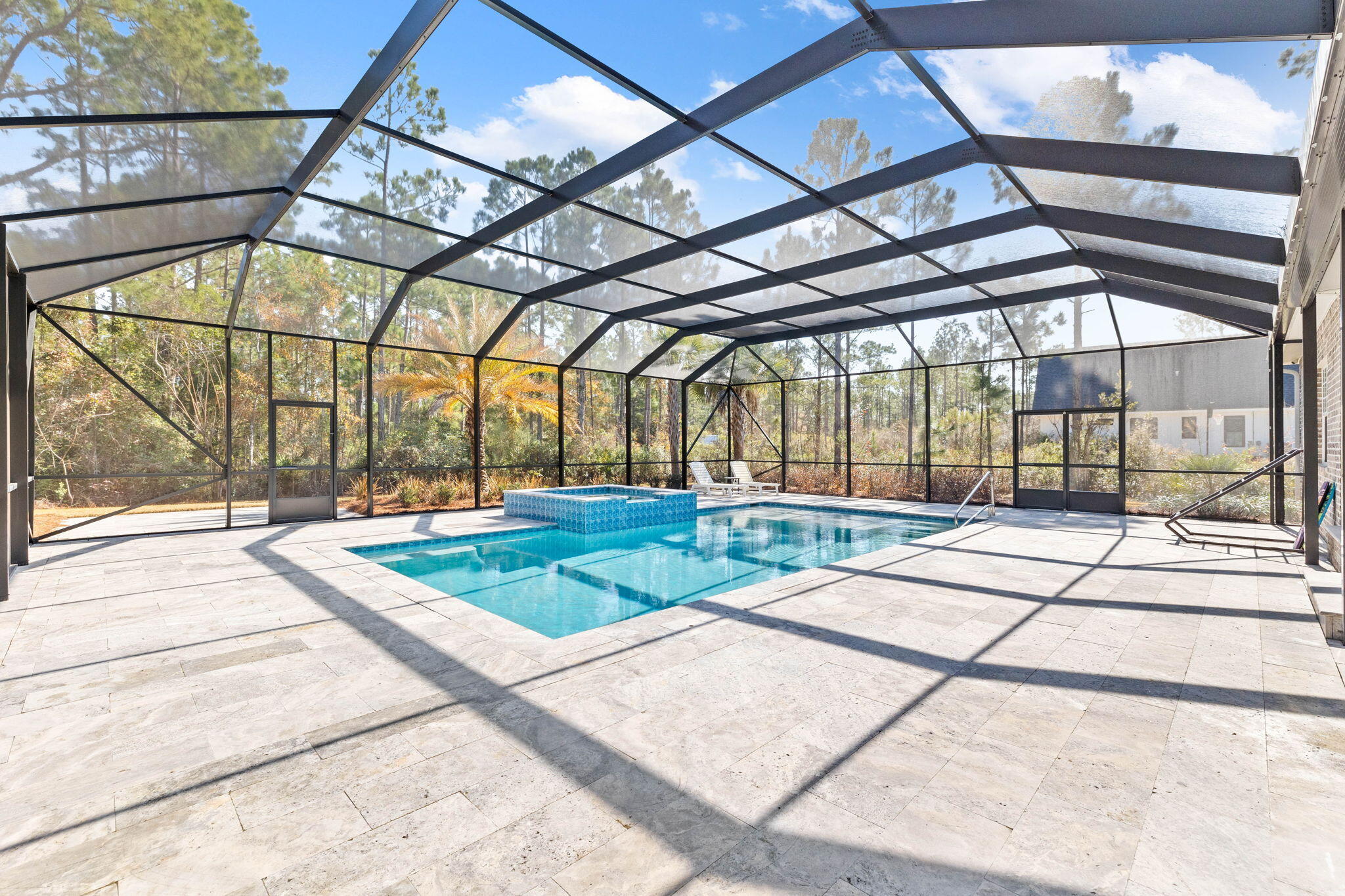 SECLUSION BAY - Residential