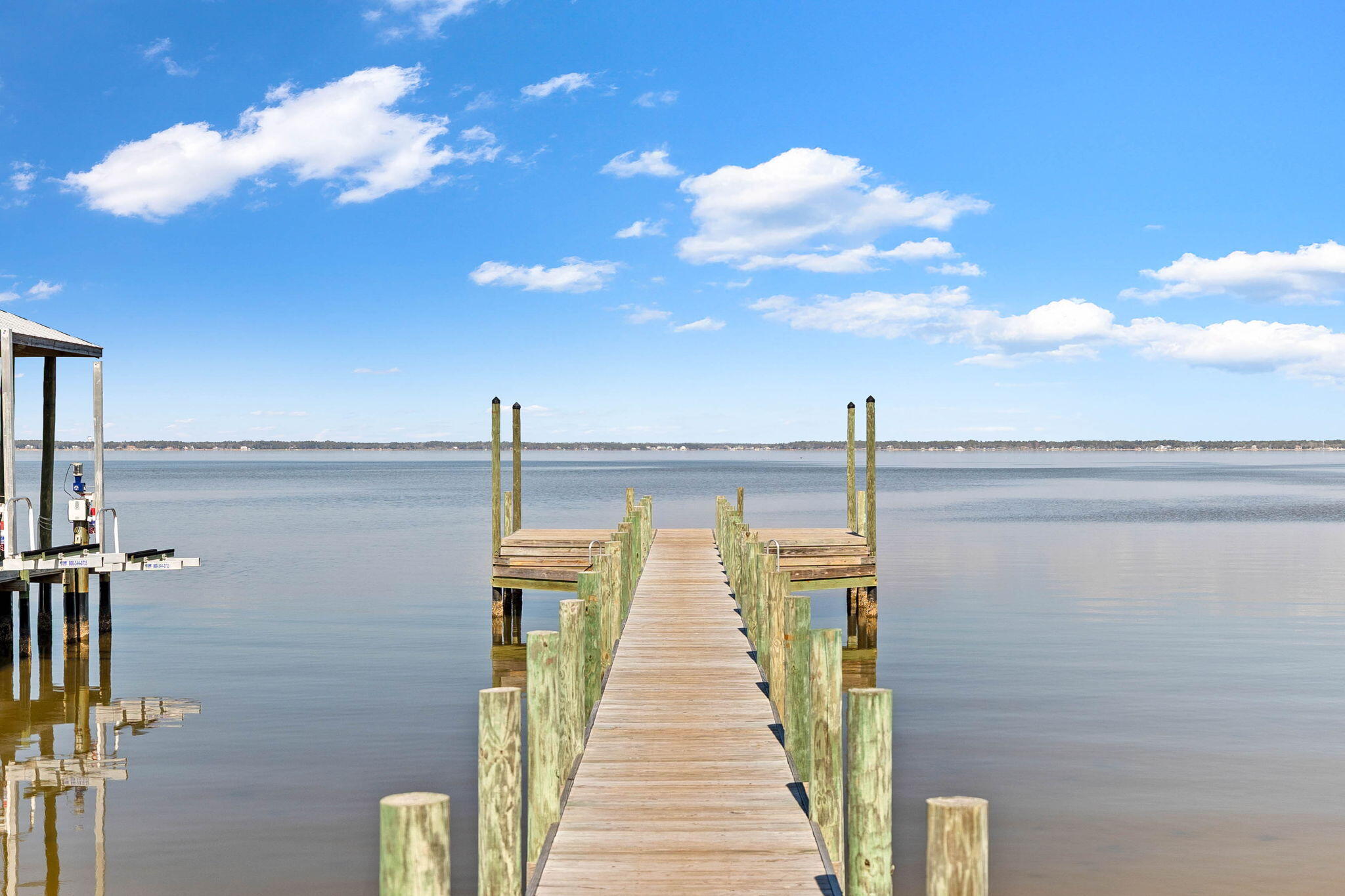 SECLUSION BAY - Residential