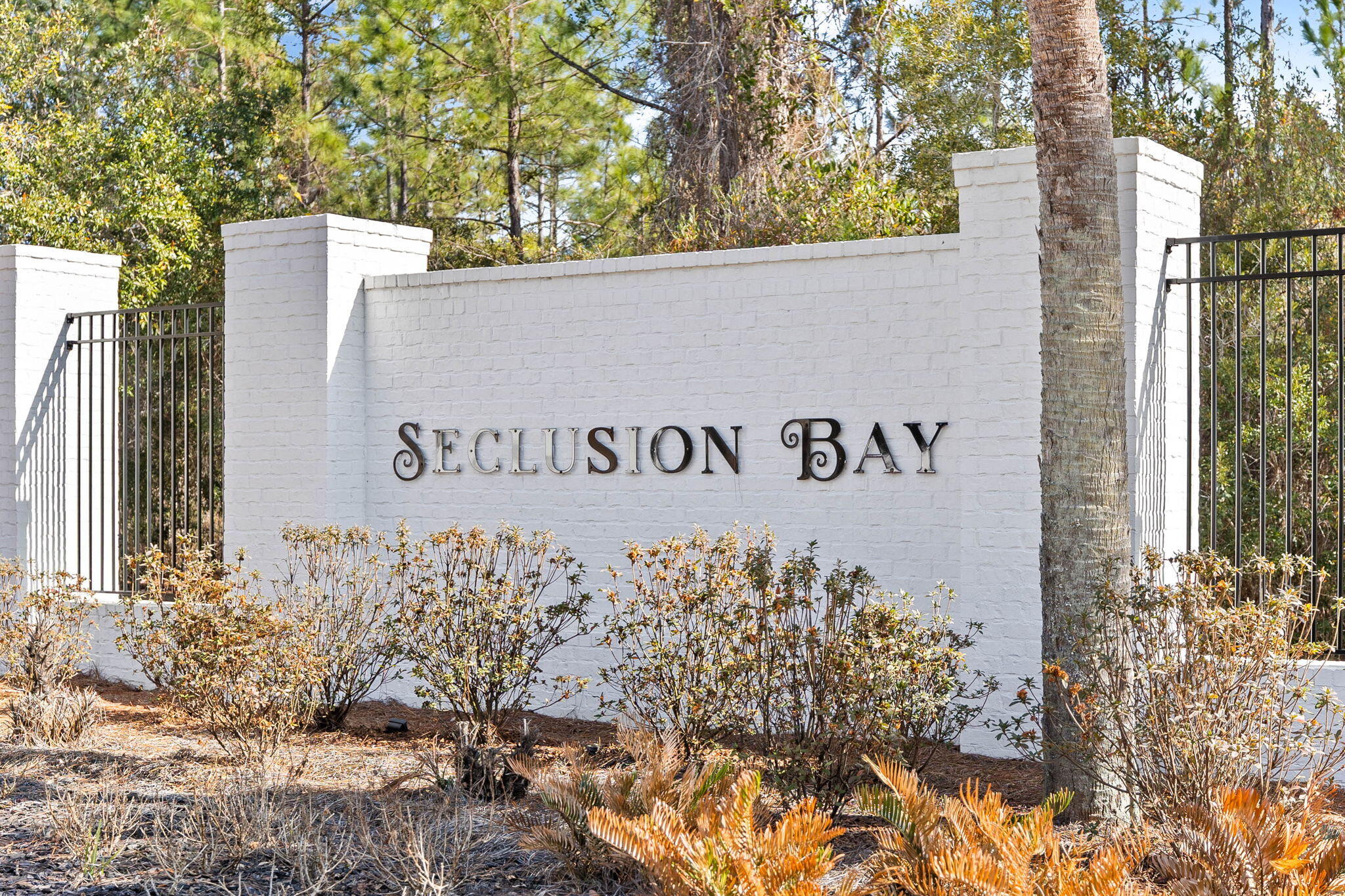 SECLUSION BAY - Residential
