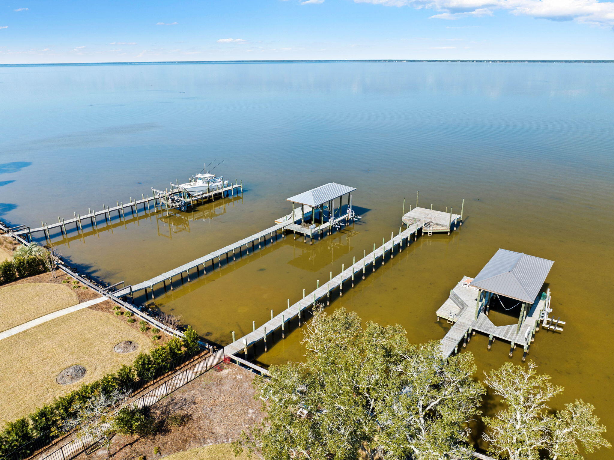 SECLUSION BAY - Residential
