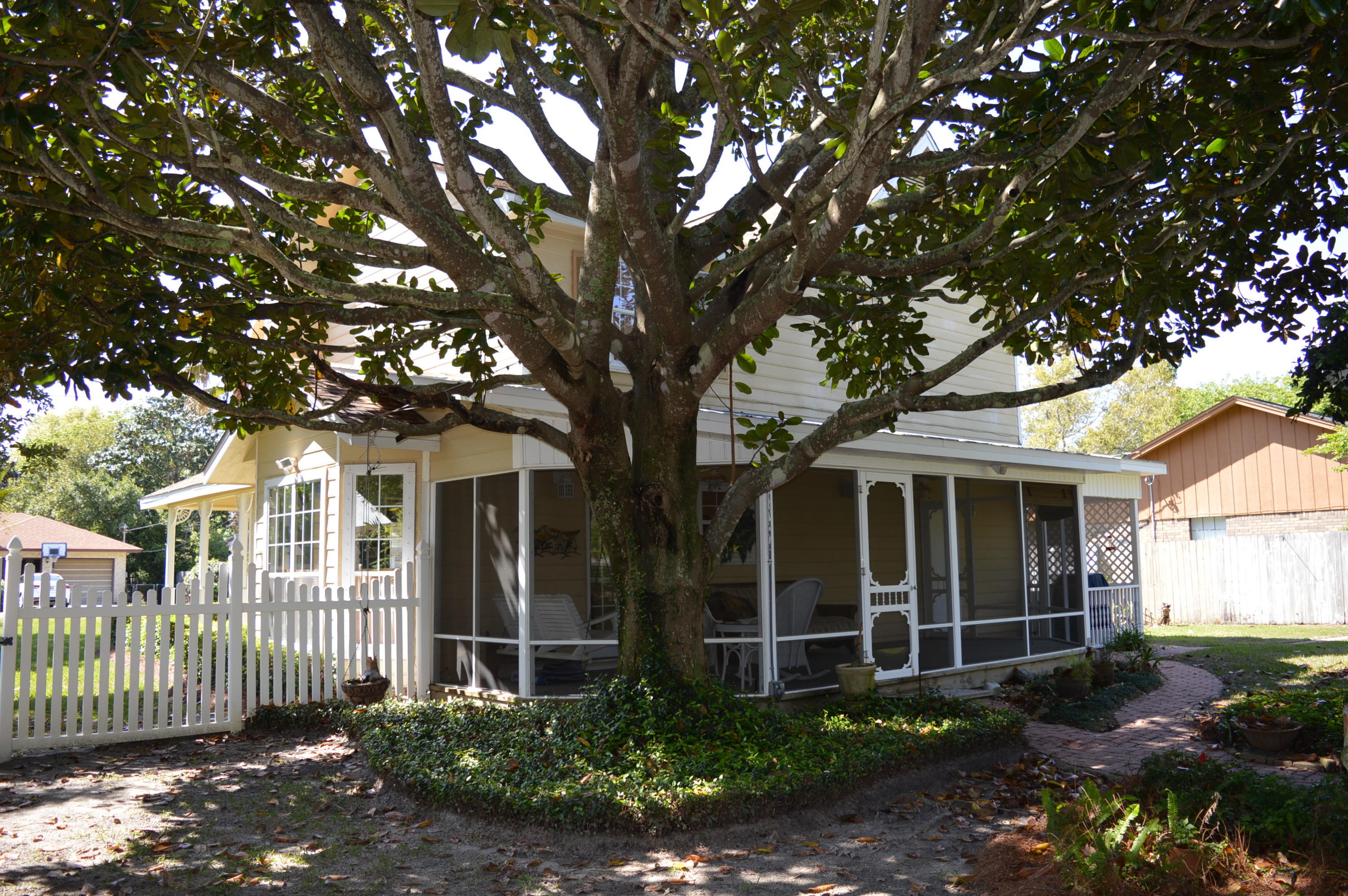 KELL-AIRE GARDENS - Residential