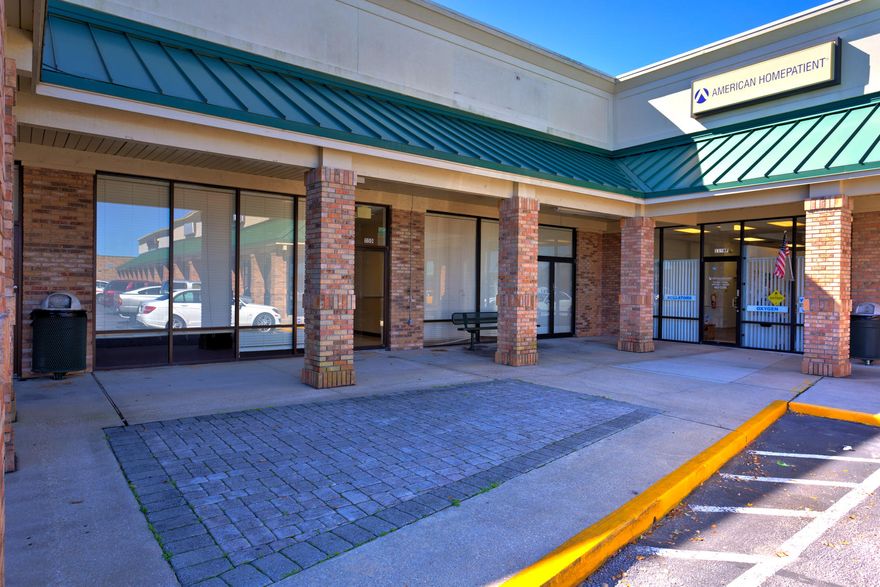 Great retail space at Choctaw Plaza with a good visibility and signage on Racetrack Rd. Mostly open floor plan with a reception area, three individual offices, and kitchen/storage area. Other tenants at Choctaw Plaza include BBVA Compass Bank, Coldwell Banker, Big Lots, Dollar General, Rent-a-Center, Little Caesars, etc. Very competitive pricing at $8 base rent plus $2.5 CAM. Video tour is available here: http://emeraldcoastvirtualtours.com/clients/oxana-solovieva/choctaw-plaza/choctaw-plaza.html