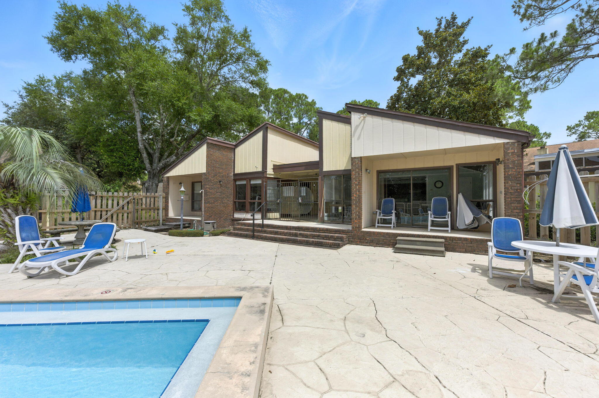 HIDDEN COVE T/H - Residential
