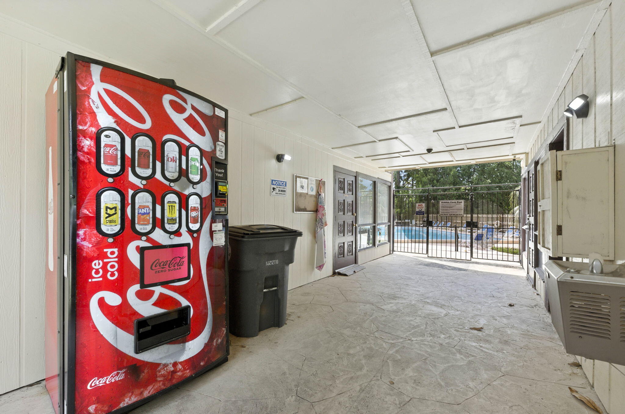 HIDDEN COVE T/H - Residential