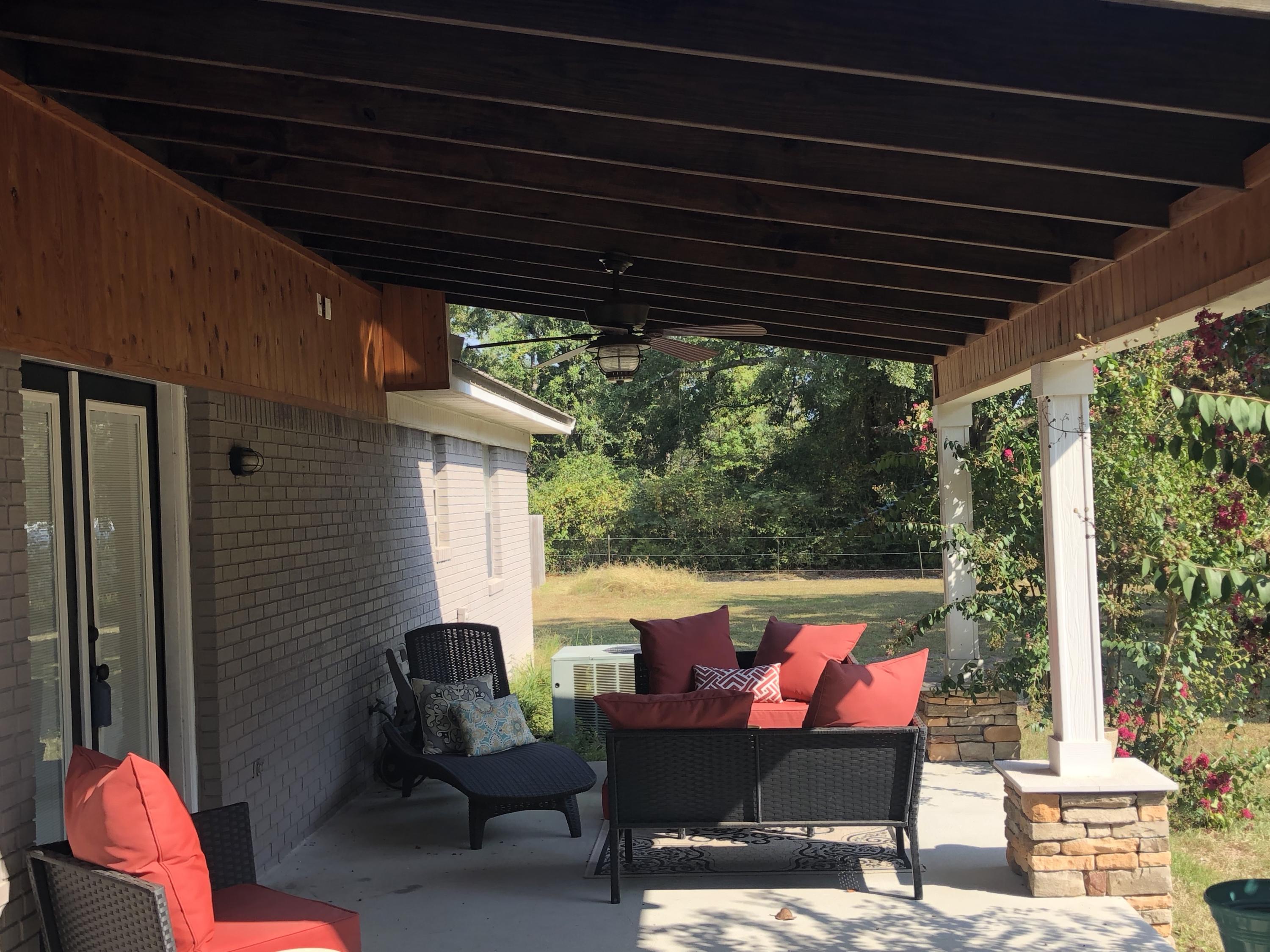 Baker living on one acre with beautiful oaks and magnolias! All brick metal roof renovated! Open living area with a split bedroom design. Enjoy the huge master suite with a cultured marble Jacuzzi tub and a huge master closet! Come home to Dairy Rd today!