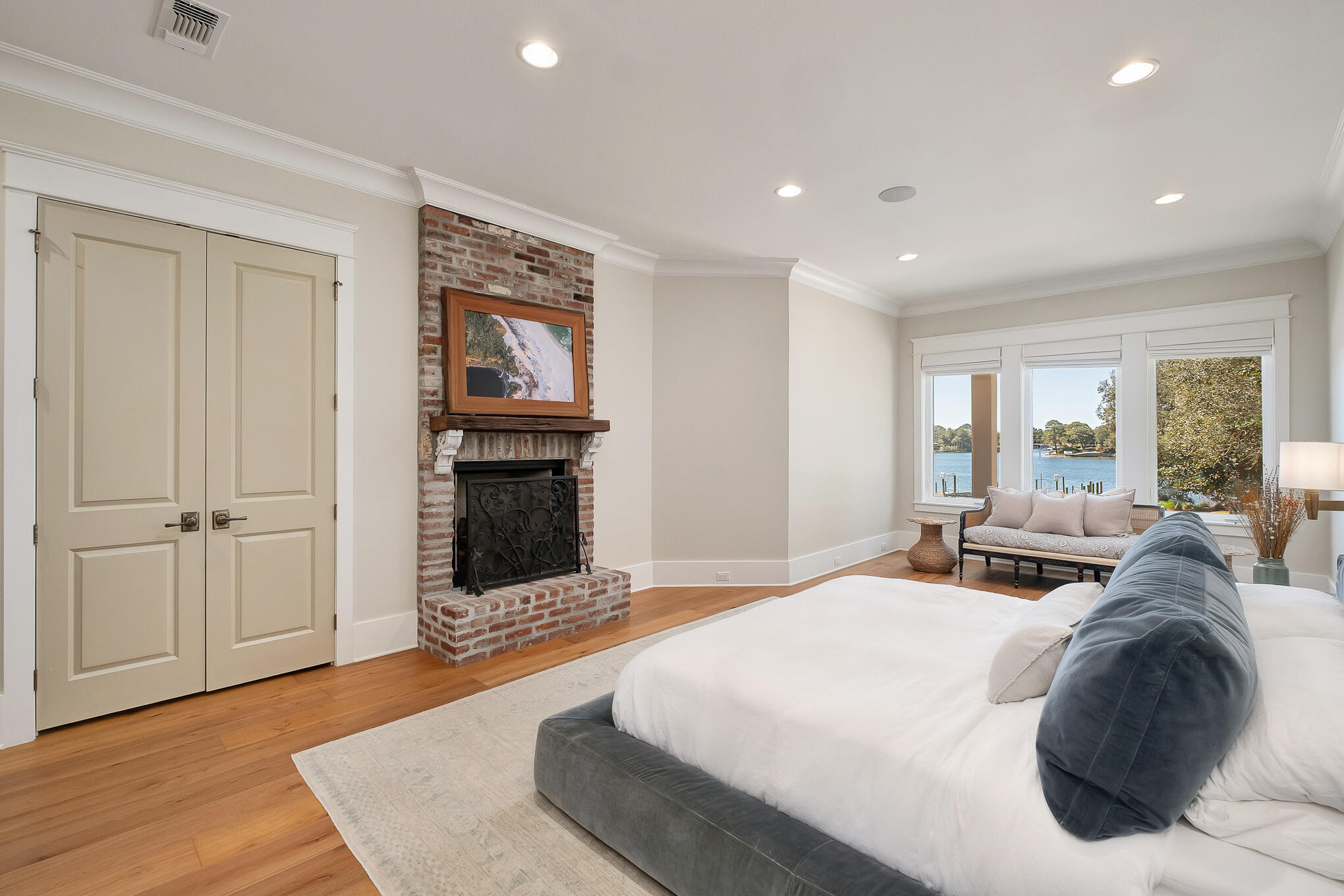 SAFE HARBOR - Residential