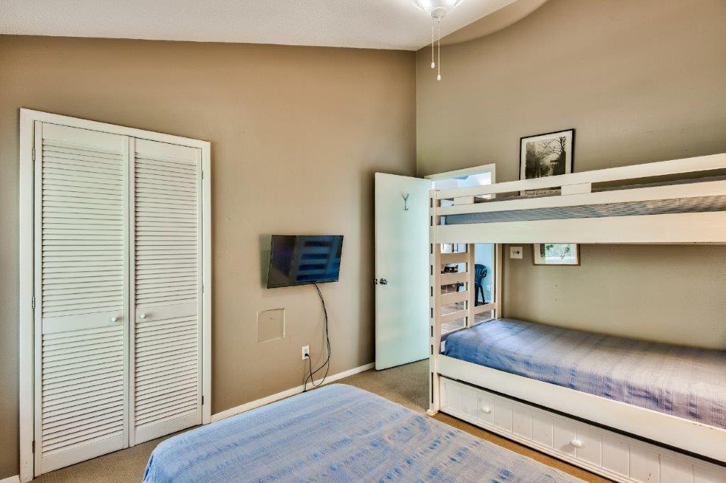 SEAGROVE SHORES 4TH ADD - Residential
