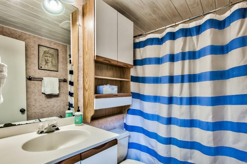SEAGROVE SHORES 4TH ADD - Residential