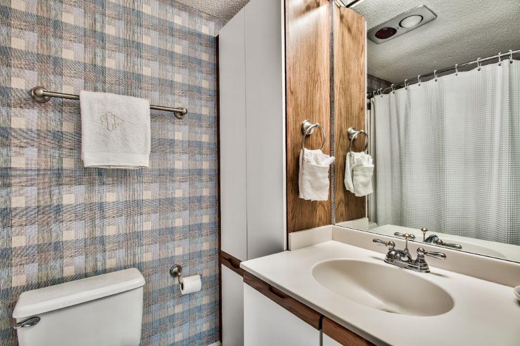 SEAGROVE SHORES 4TH ADD - Residential
