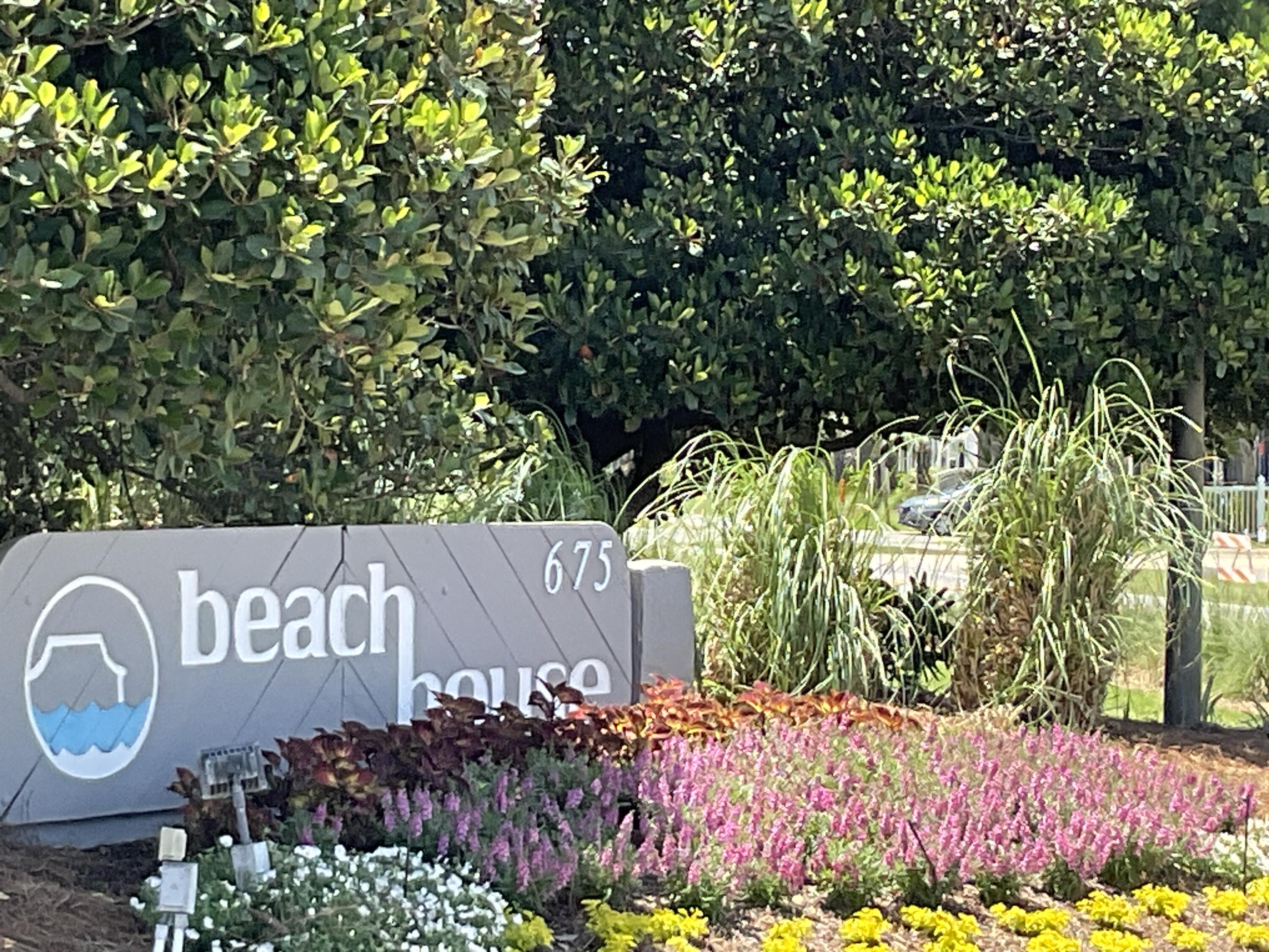 BEACH HOUSE CONDO PH 2 - Residential