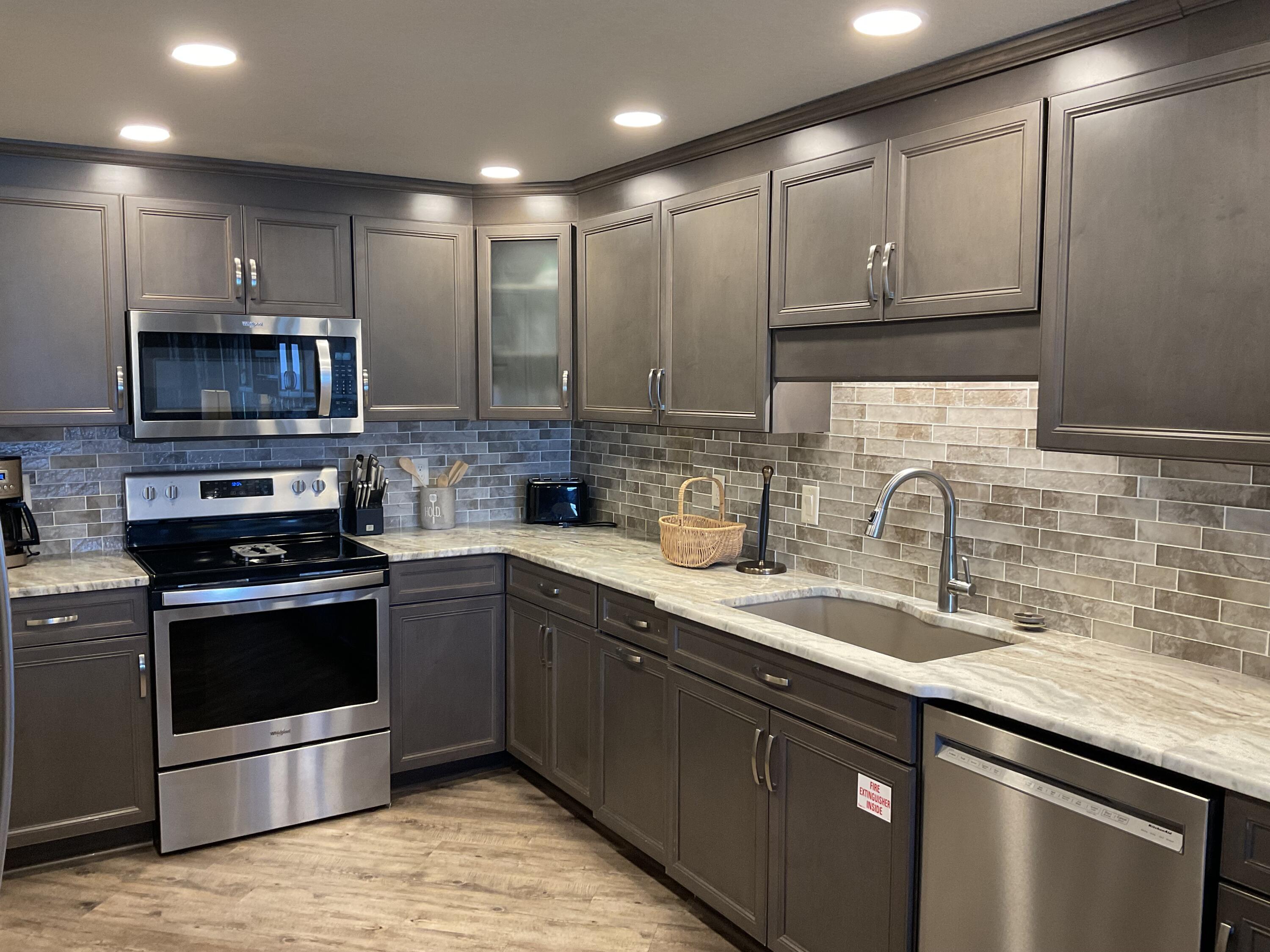 BEACH HOUSE CONDO PH 2 - Residential
