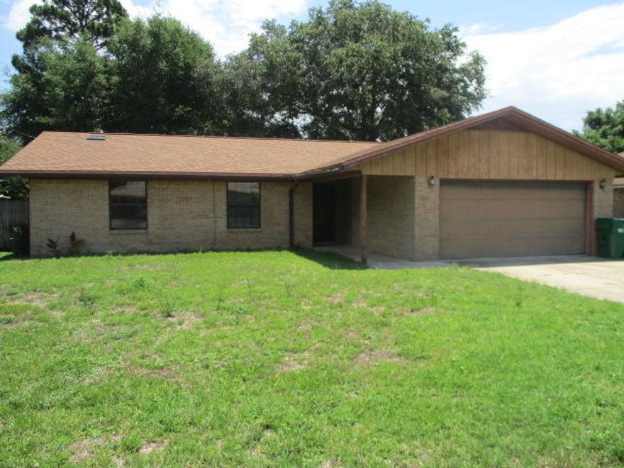 Very nice 3 bedroom 2 bath all brick home located in Shalimar, fenced back
yard 2 car garage with opener, lawn pump
and sprinkler system. Tile in kitchen
and dining area.