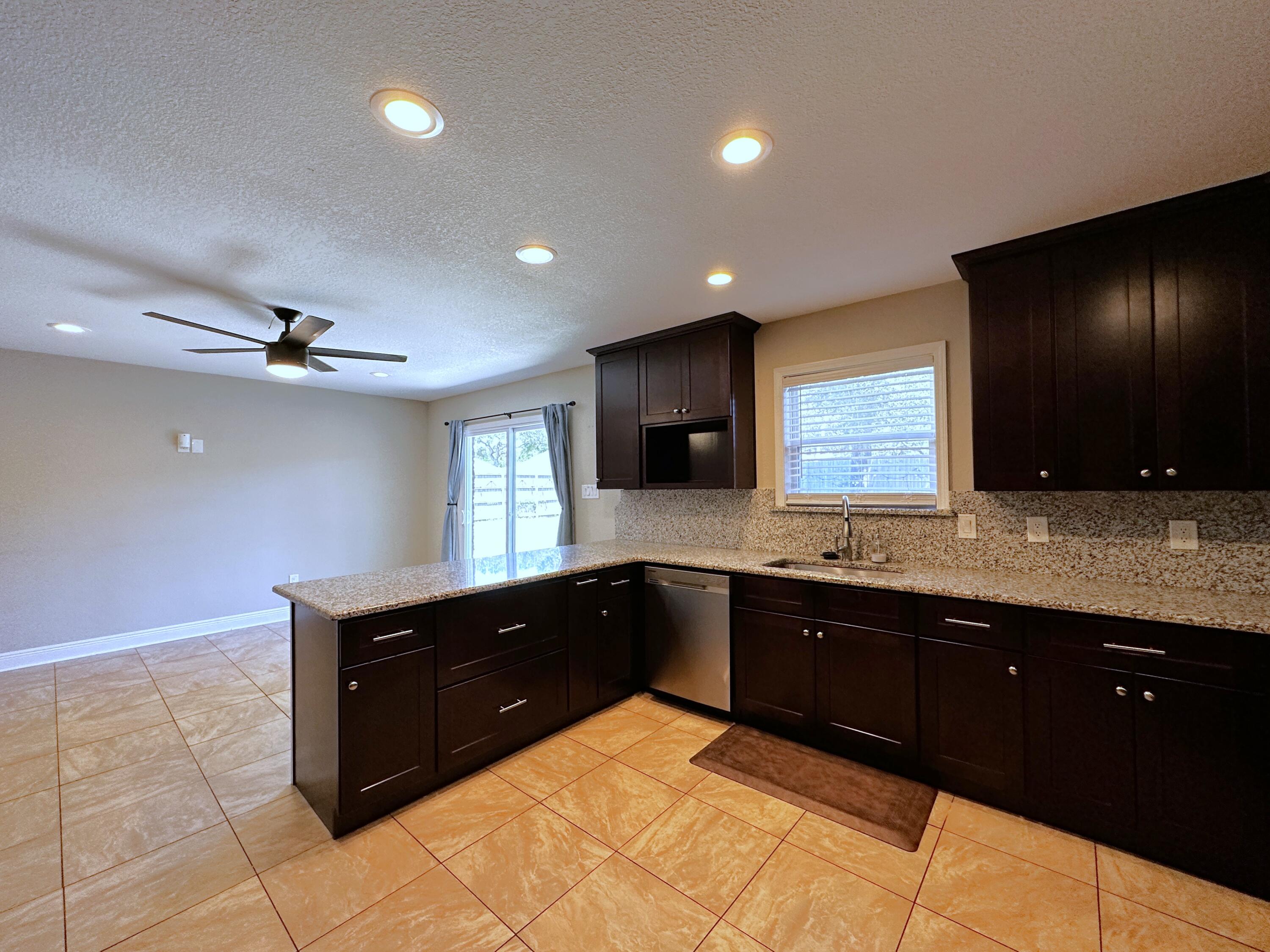 GARNIERS BEACH 2ND - Residential