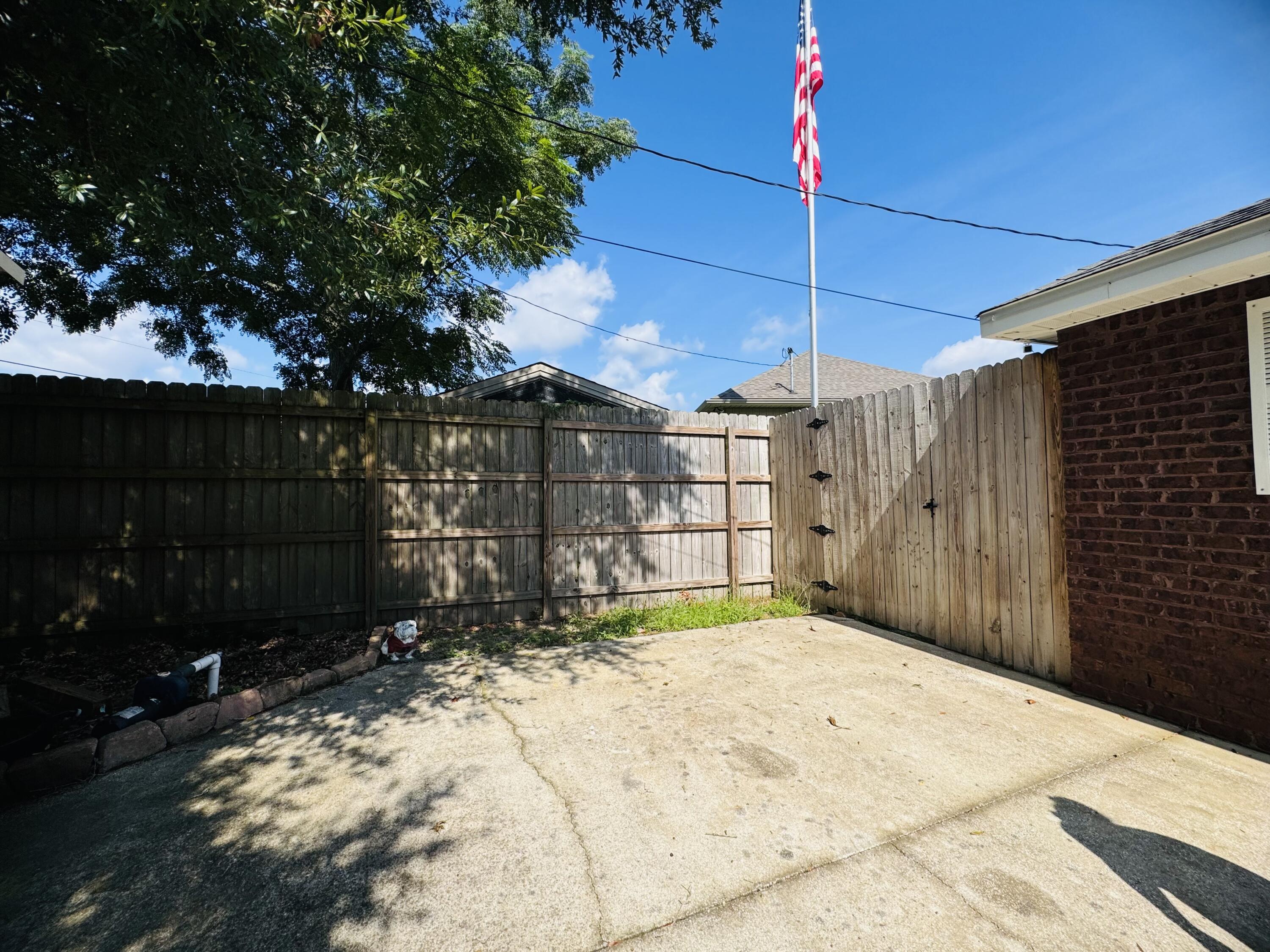 GARNIERS BEACH 2ND - Residential