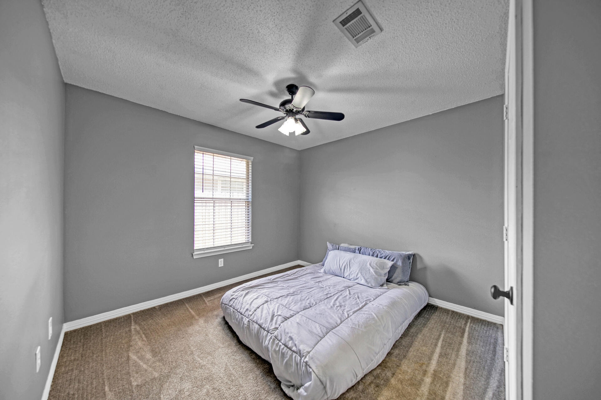 IVALEA GARDENS - Residential