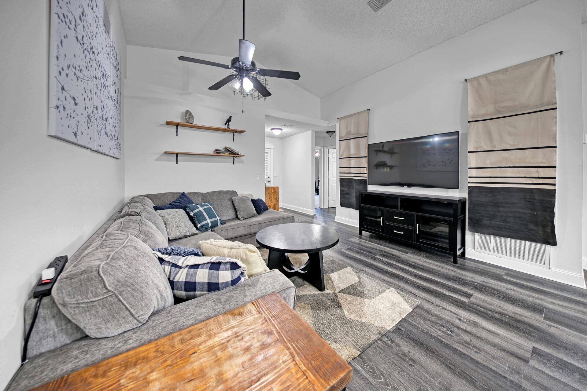 IVALEA GARDENS - Residential