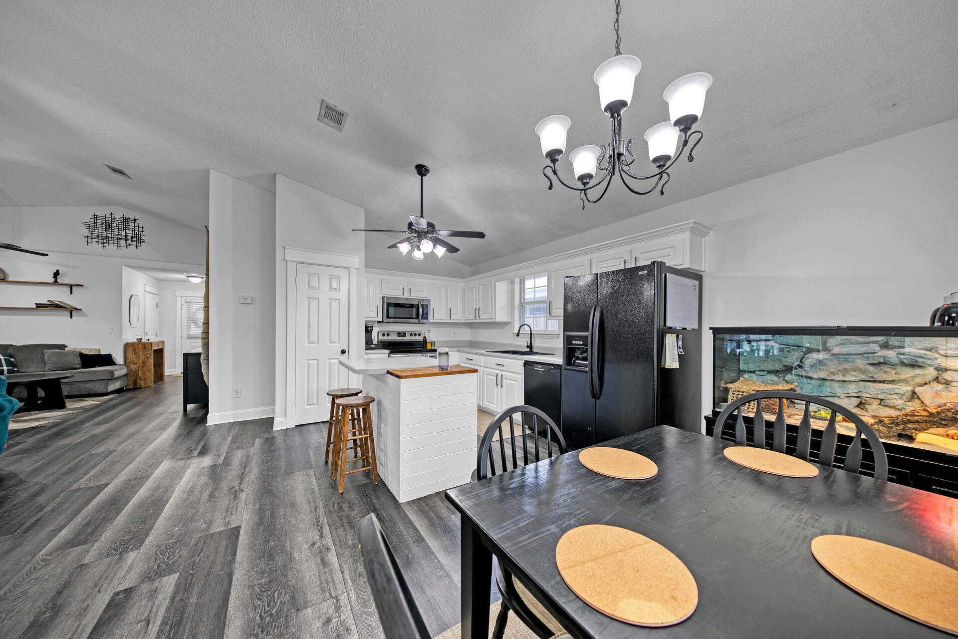 IVALEA GARDENS - Residential