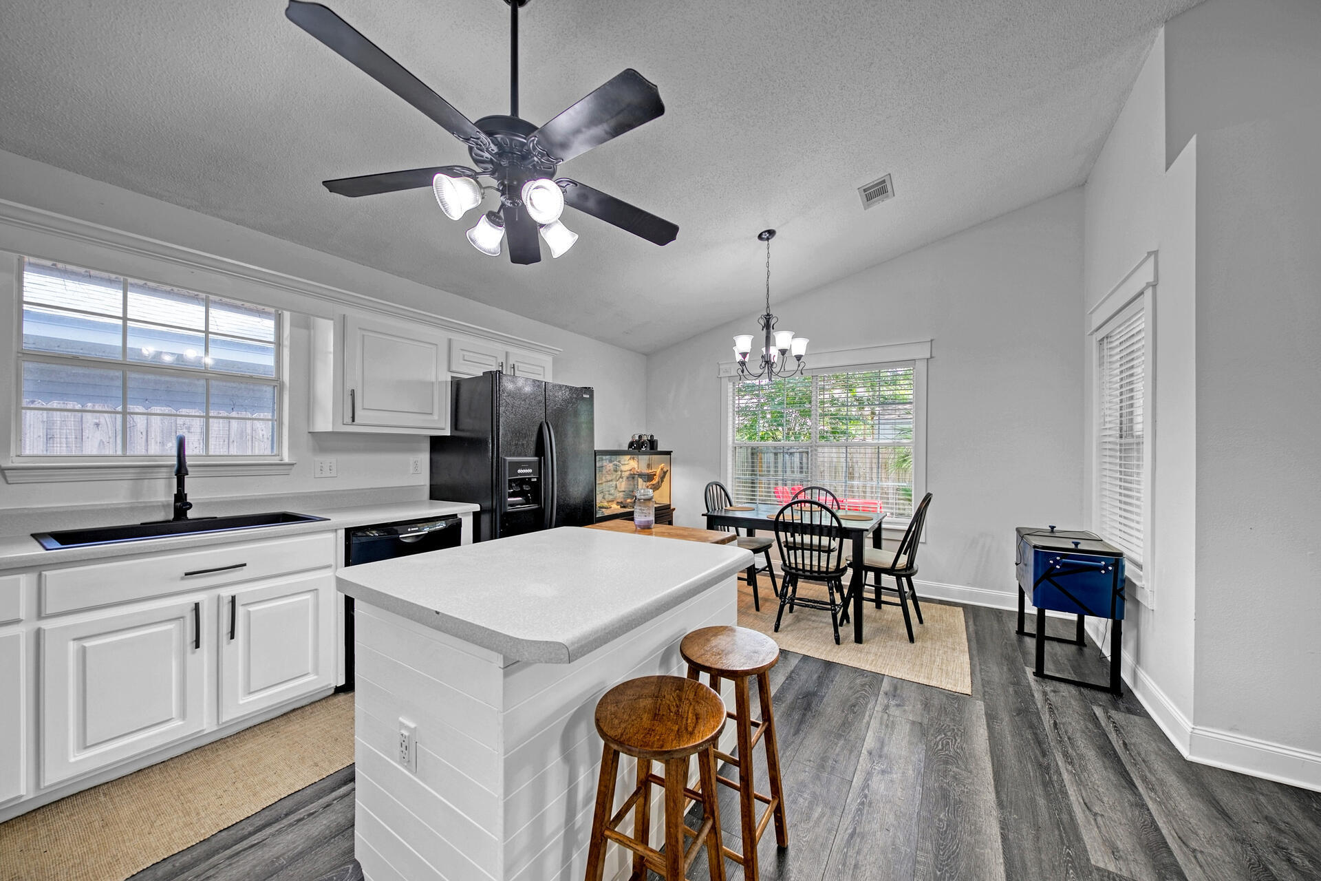 IVALEA GARDENS - Residential