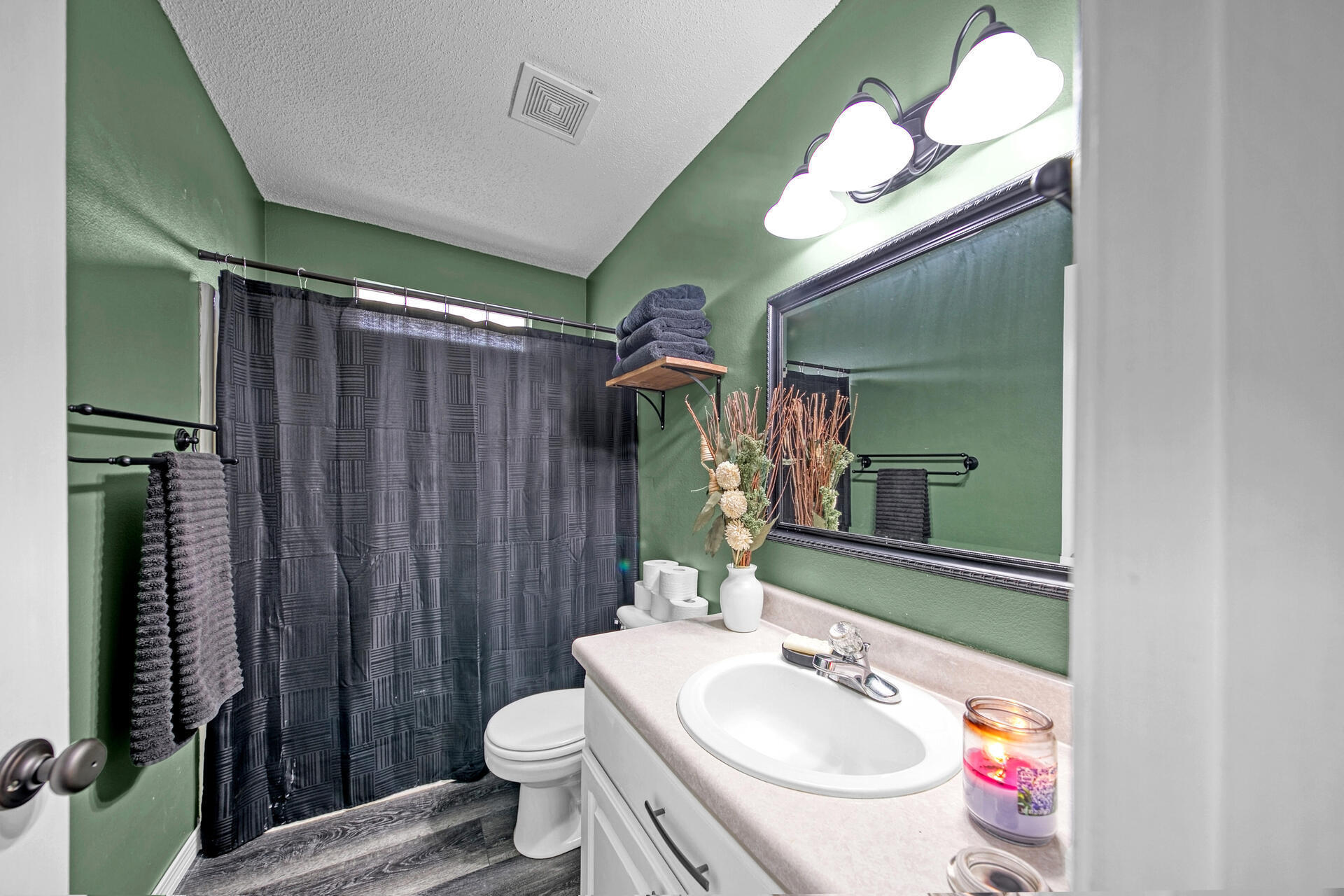 IVALEA GARDENS - Residential