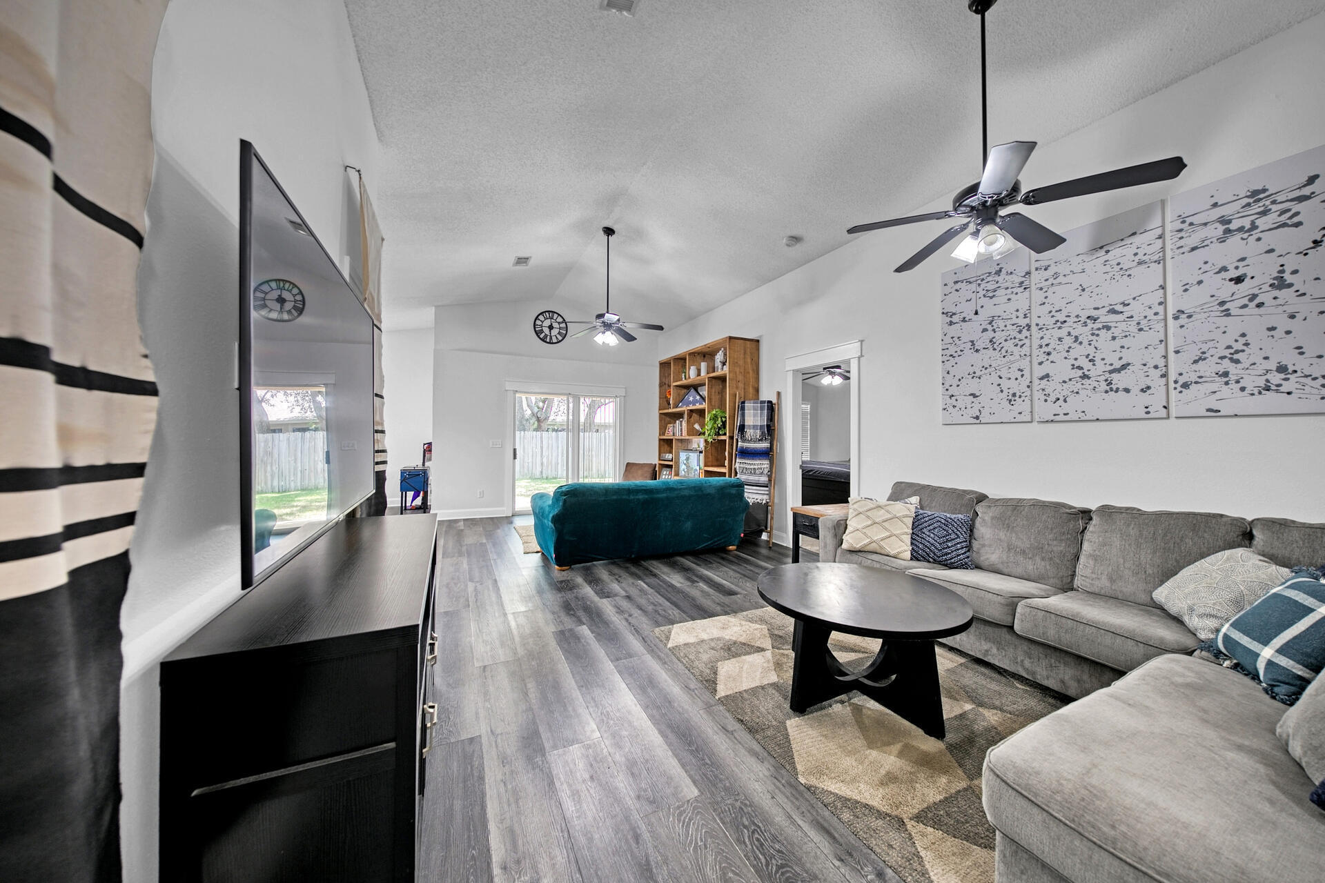 IVALEA GARDENS - Residential