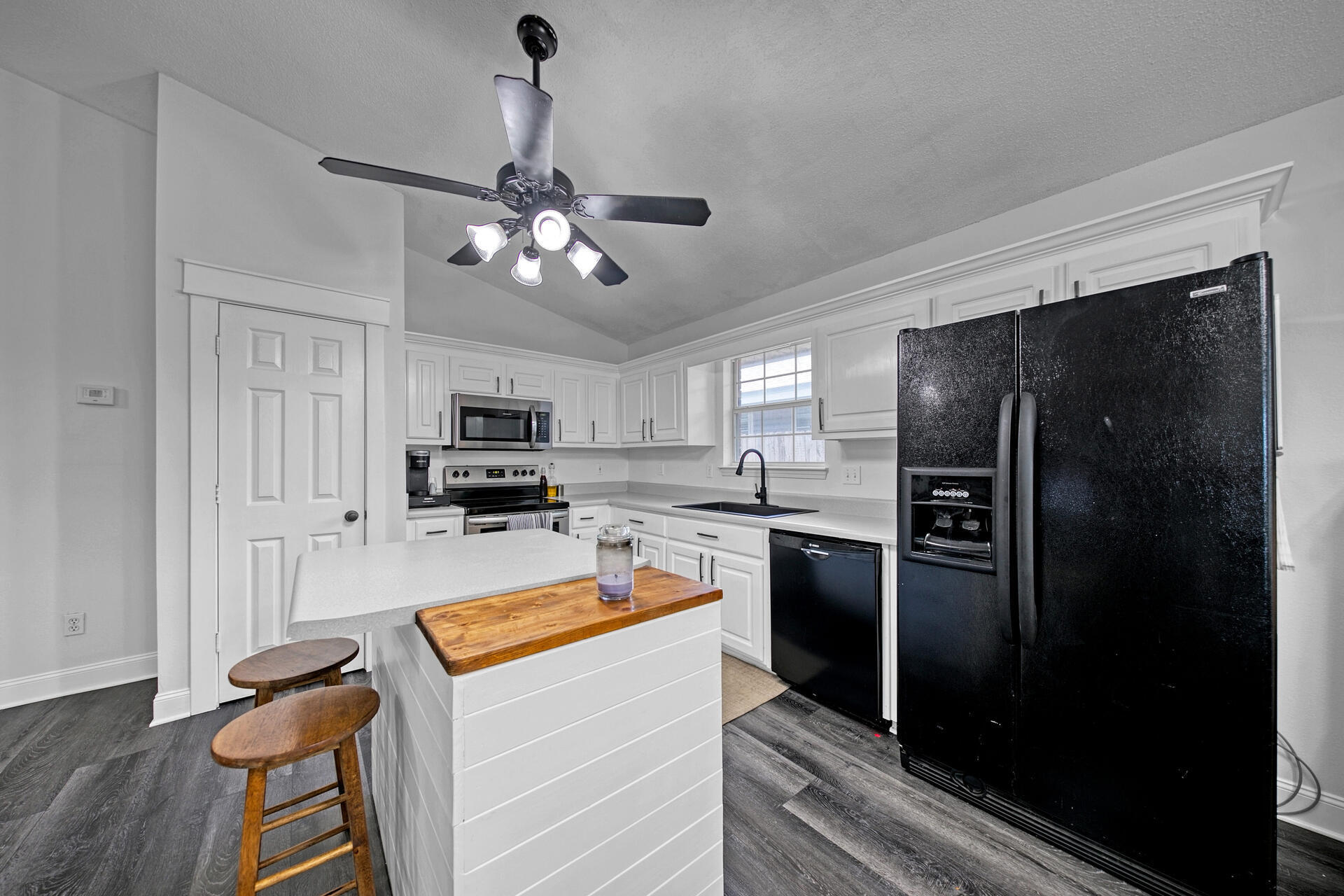 IVALEA GARDENS - Residential