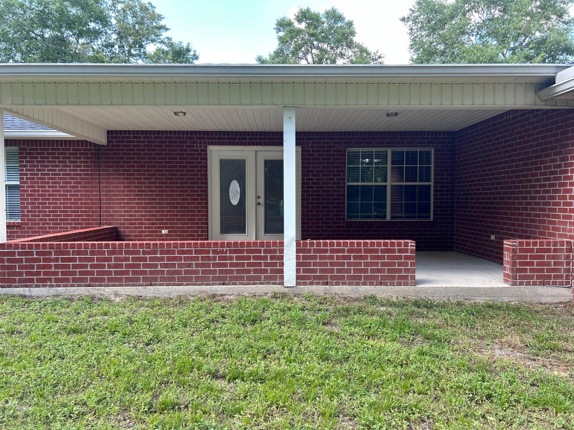 SPRING HOLLOW ESTATES - Residential Lease