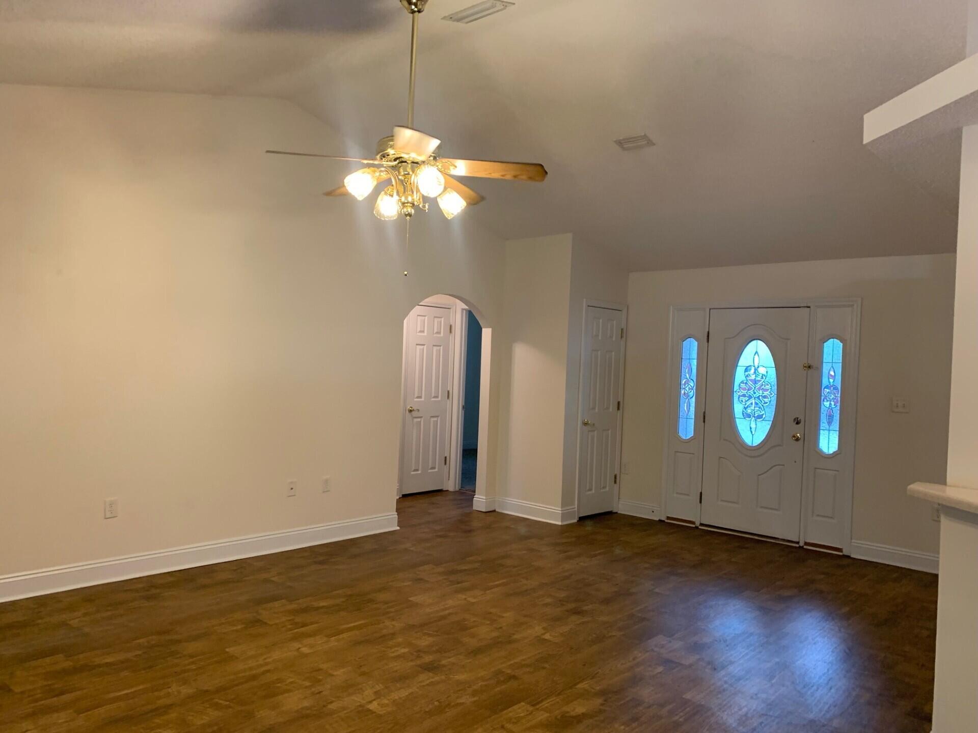 SPRING HOLLOW ESTATES - Residential Lease