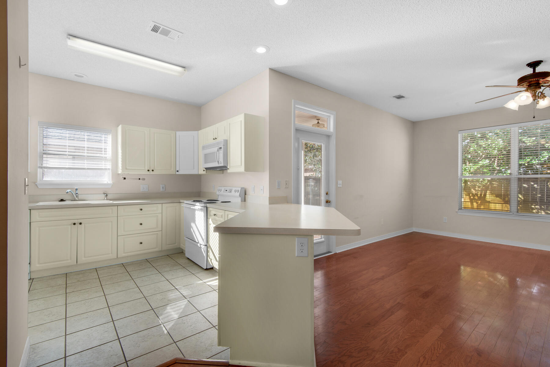 SHALIMAR OAKS - Residential