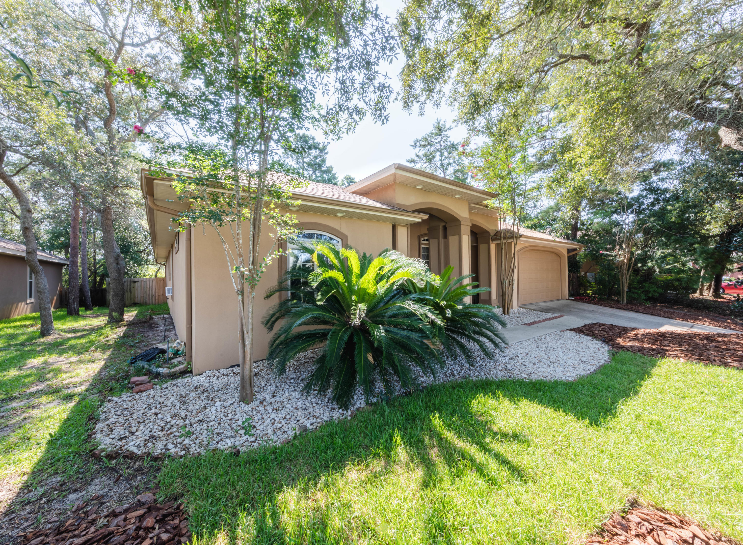 CHARDONNAY ESTATES - Residential