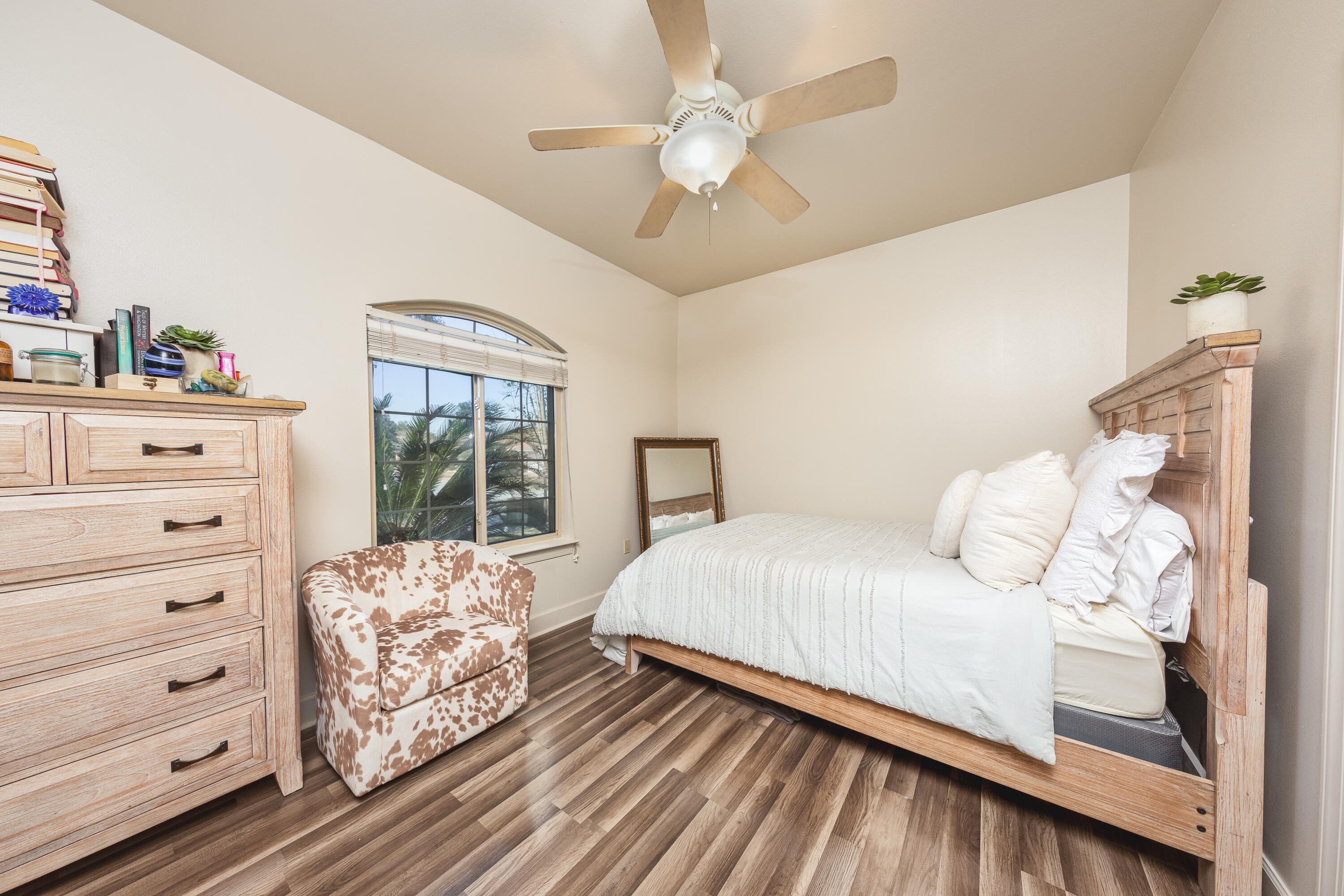 CHARDONNAY ESTATES - Residential