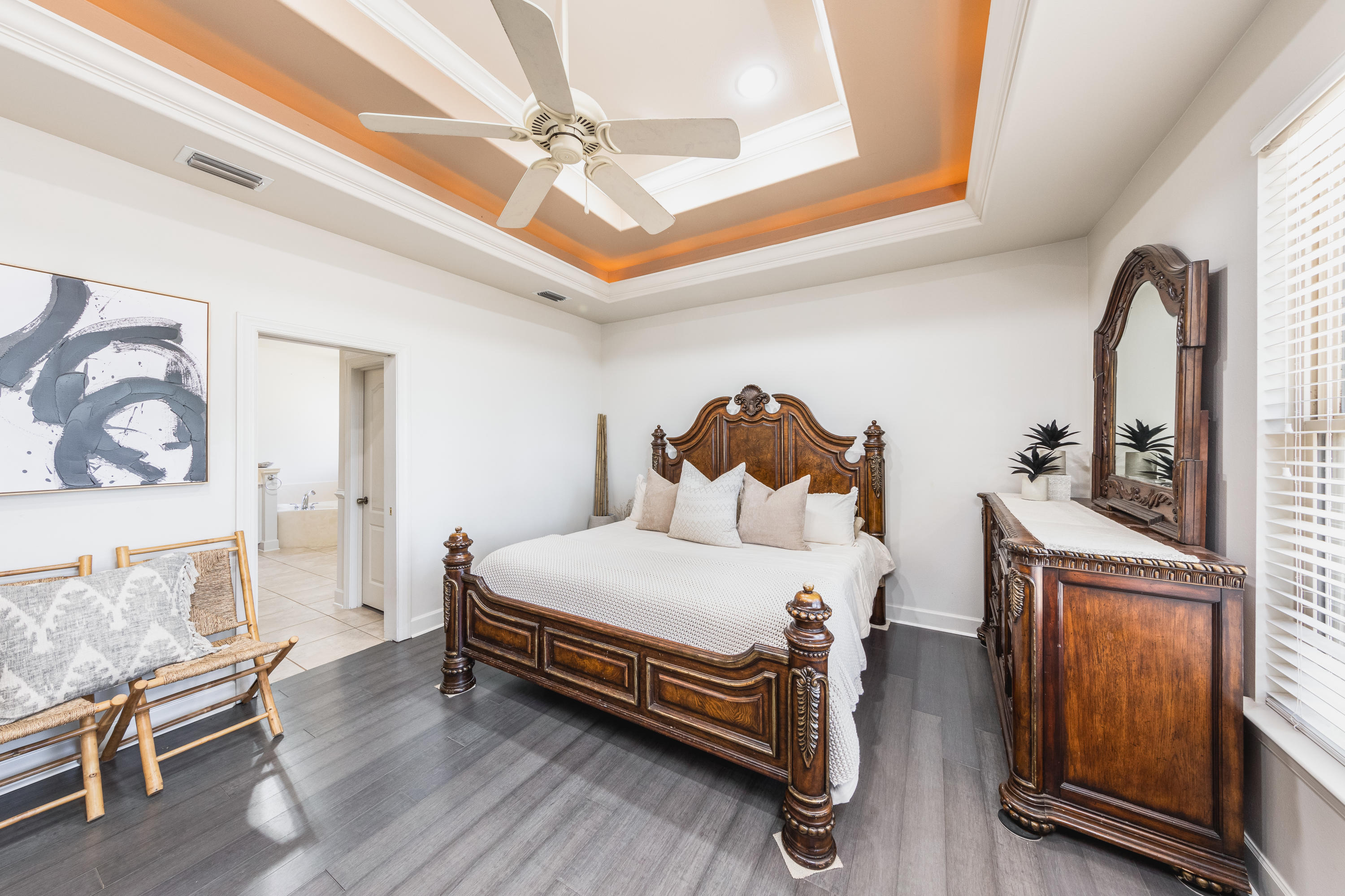 CHARDONNAY ESTATES - Residential