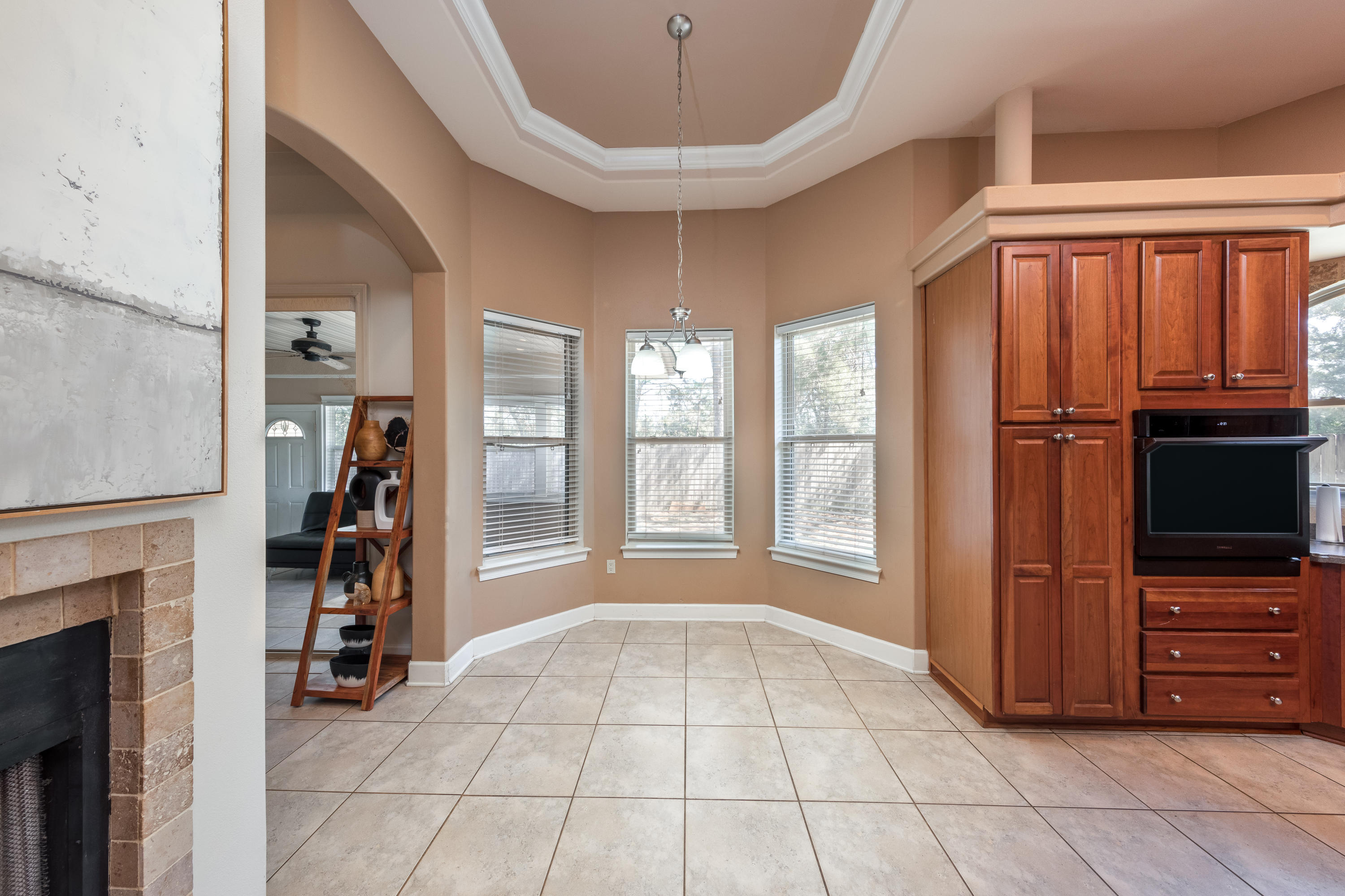 CHARDONNAY ESTATES - Residential