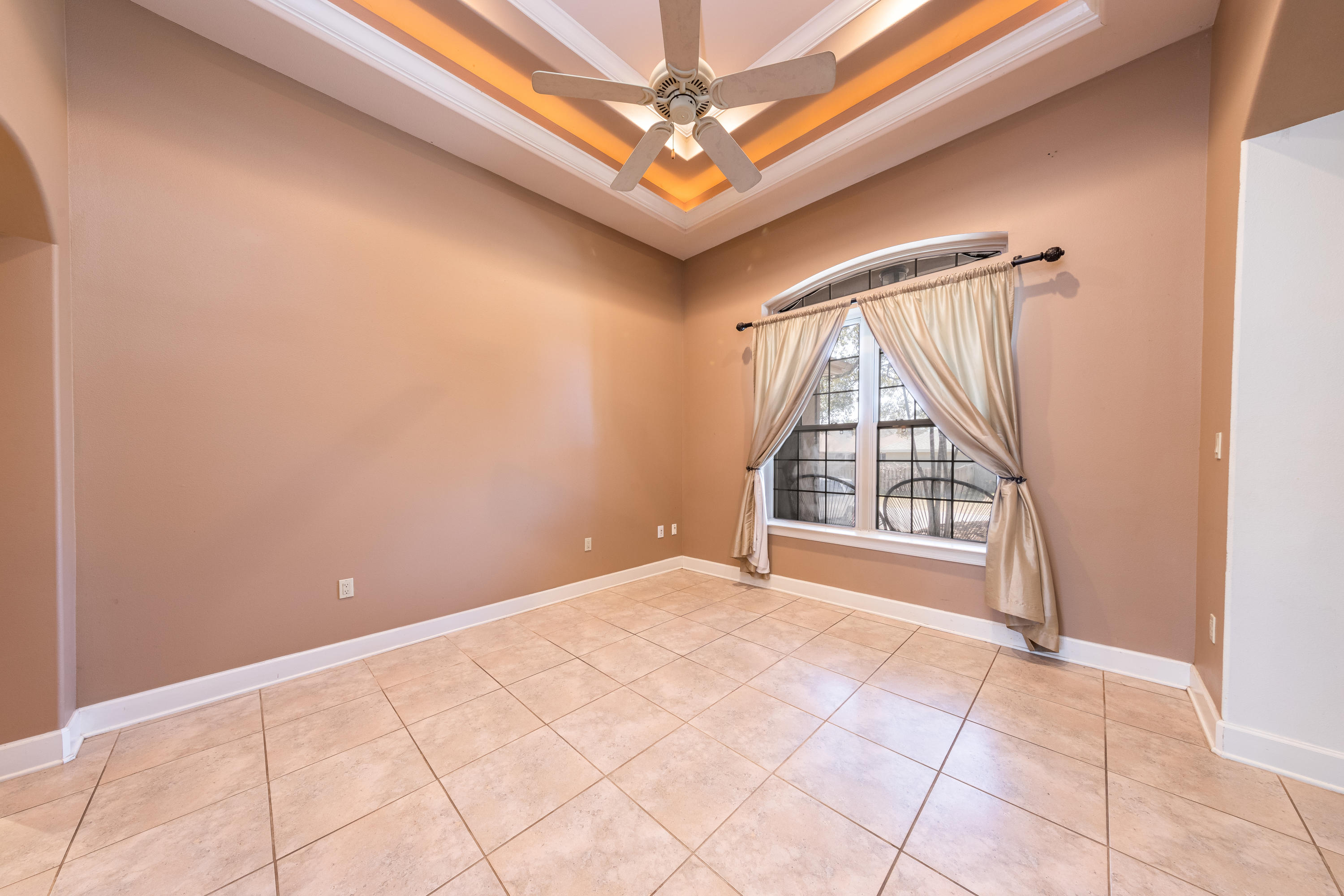 CHARDONNAY ESTATES - Residential