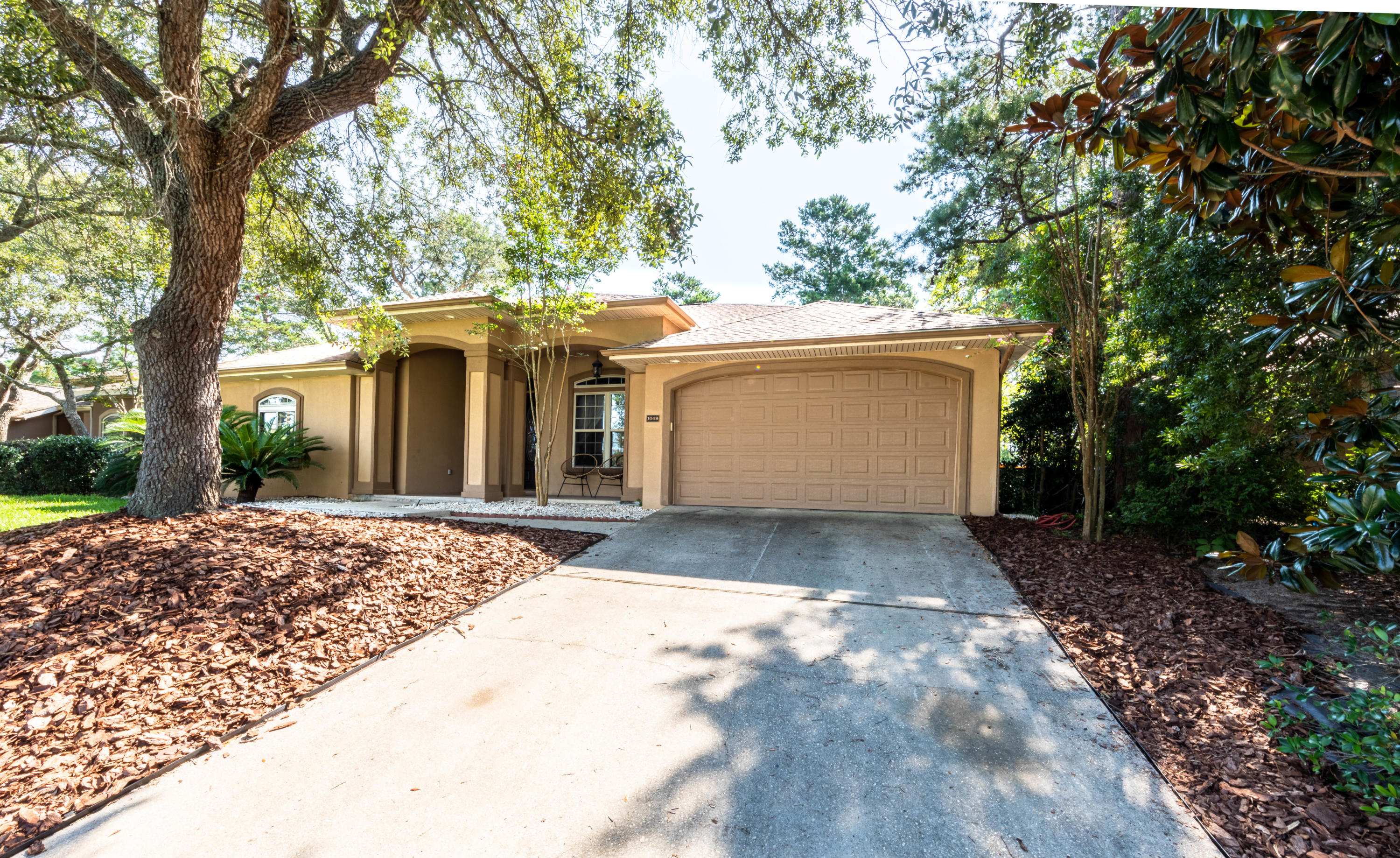 CHARDONNAY ESTATES - Residential