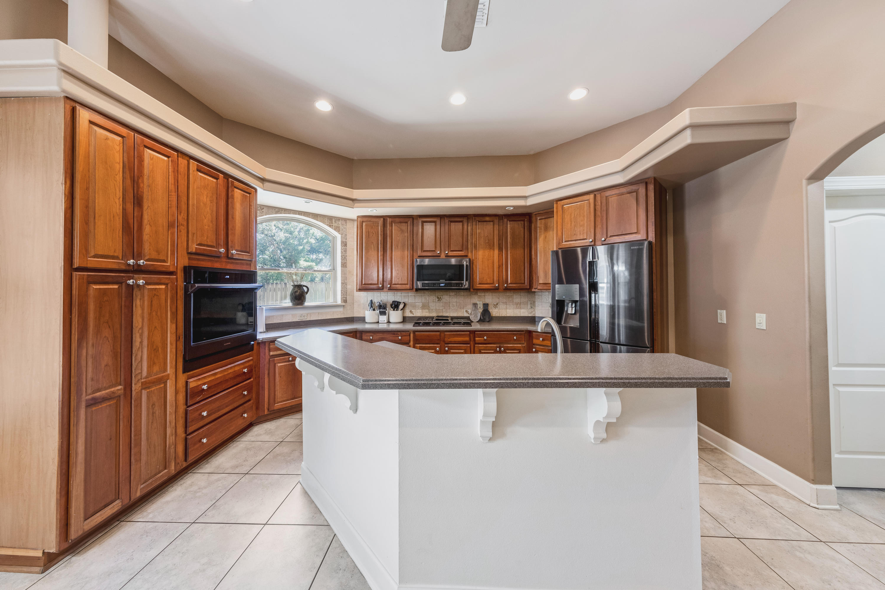 CHARDONNAY ESTATES - Residential