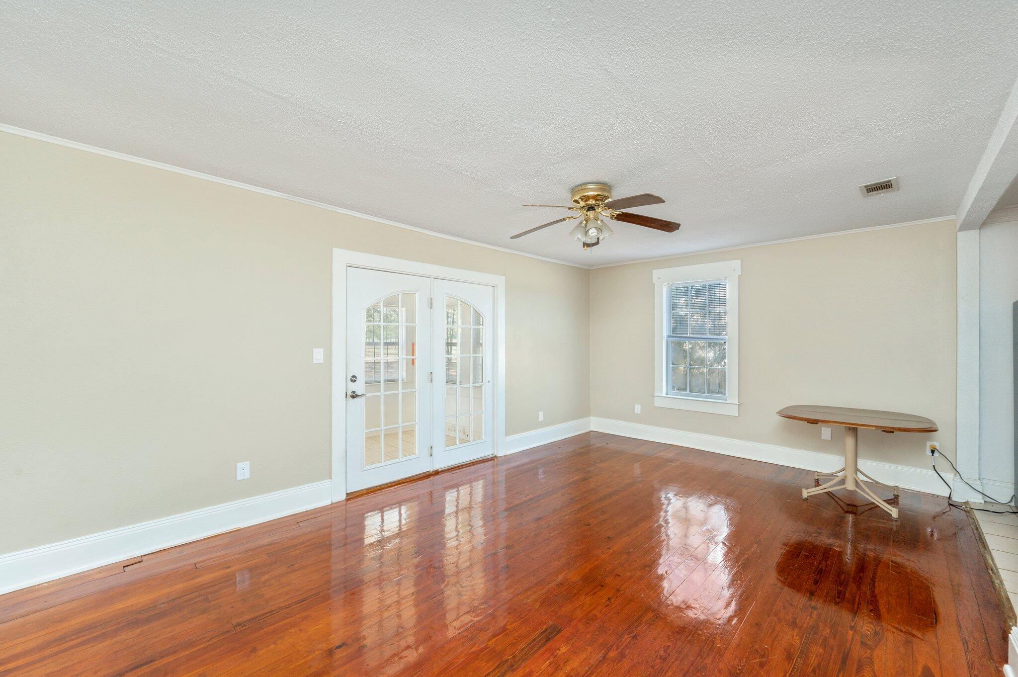 METES & BOUNDS - Residential Lease