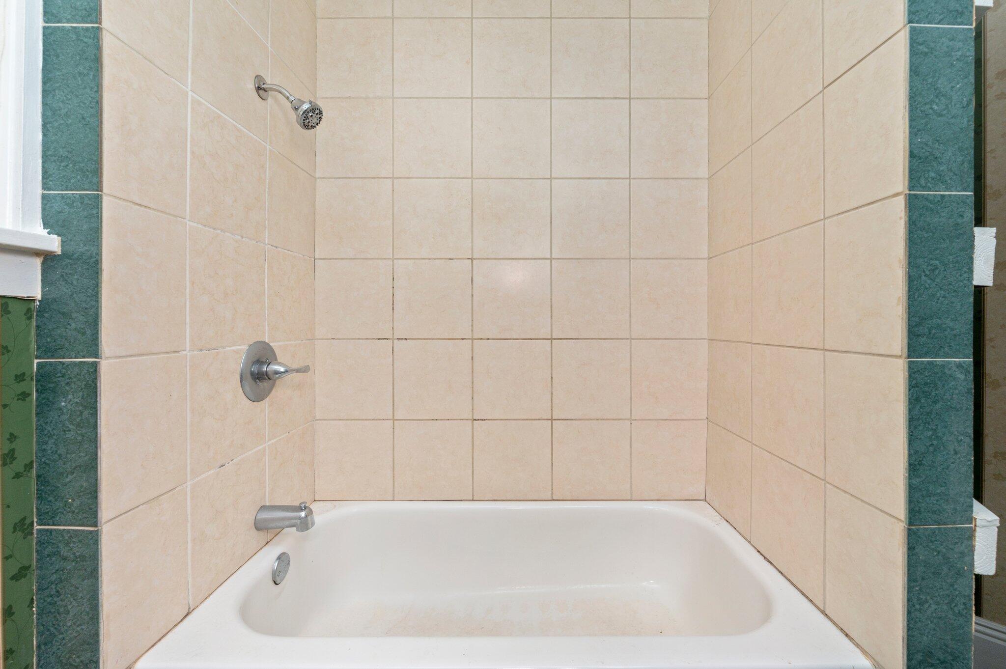 METES & BOUNDS - Residential Lease