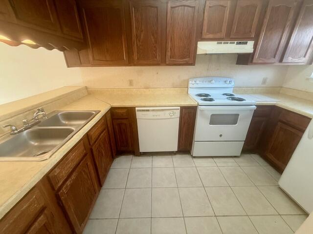 MANOR SHORES VILLAS - Residential Lease