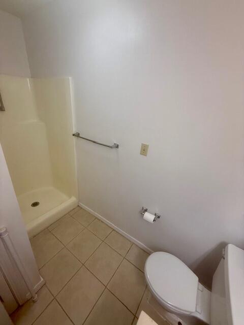 MANOR SHORES VILLAS - Residential Lease