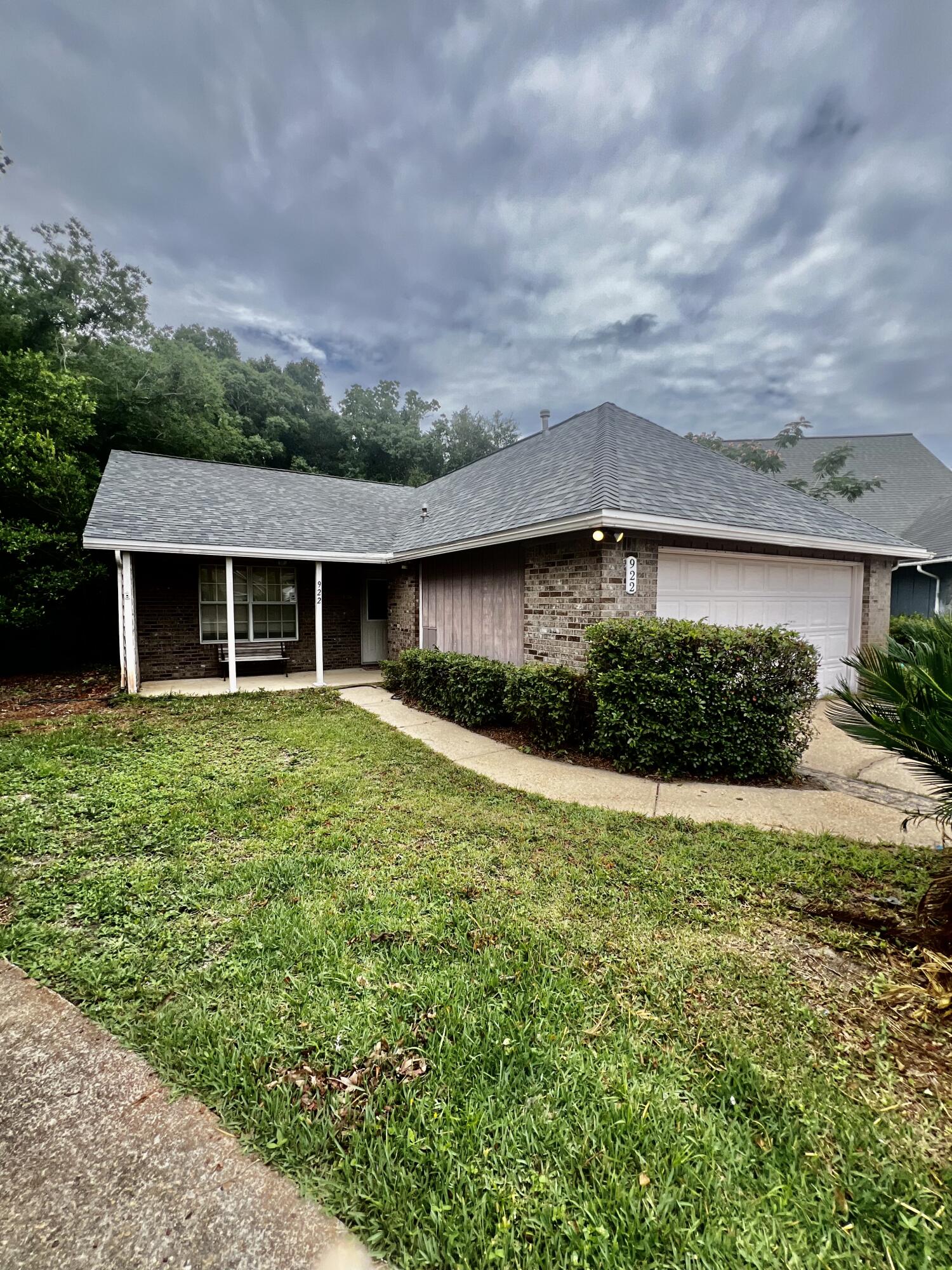 LIVE OAK MANORS - Residential