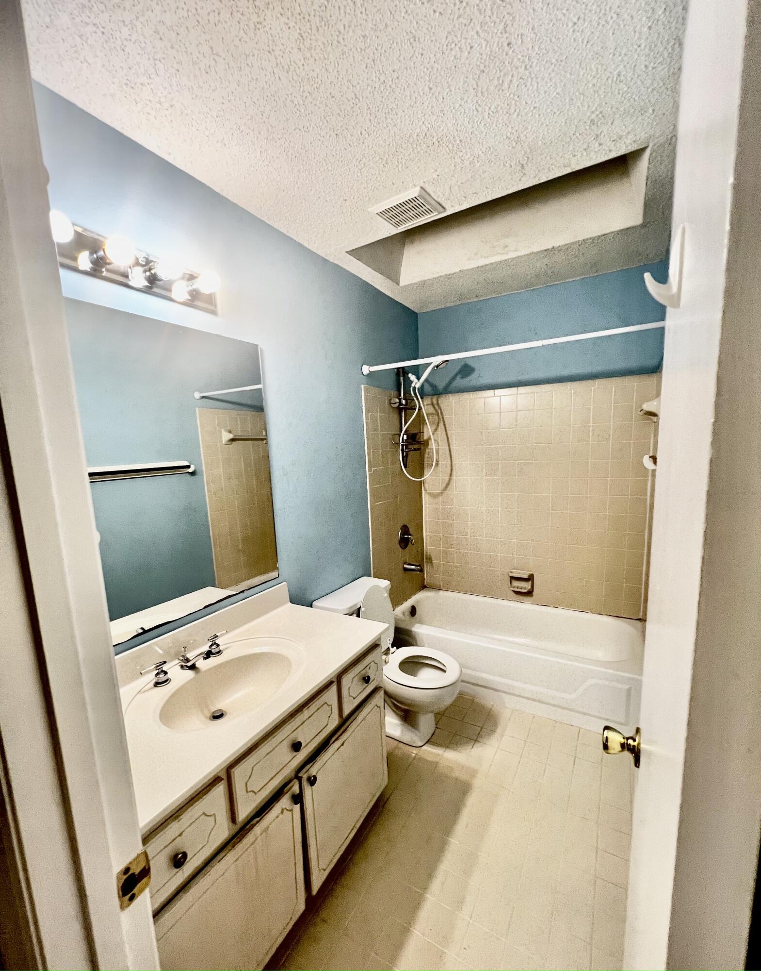 LIVE OAK MANORS - Residential