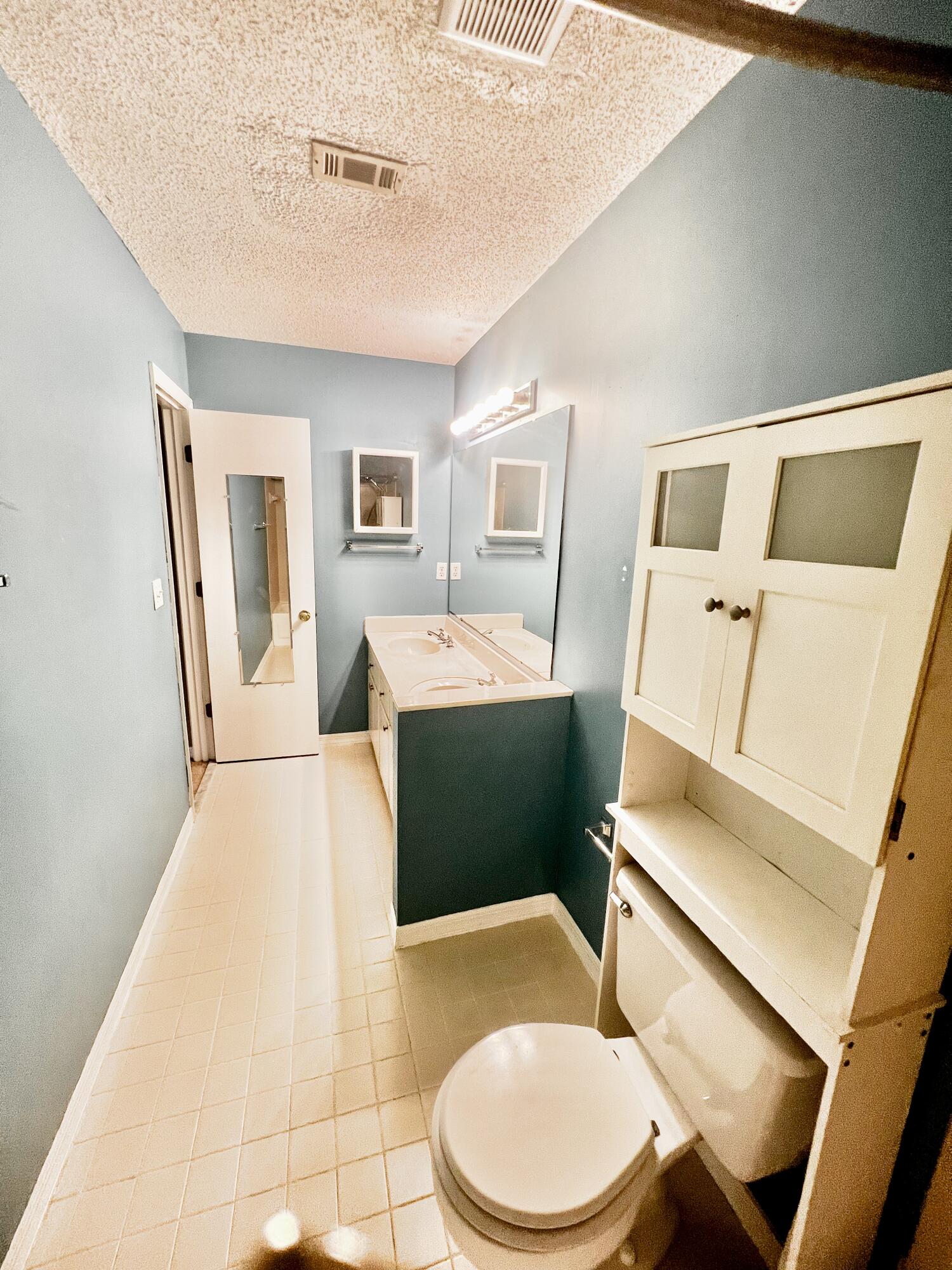 LIVE OAK MANORS - Residential