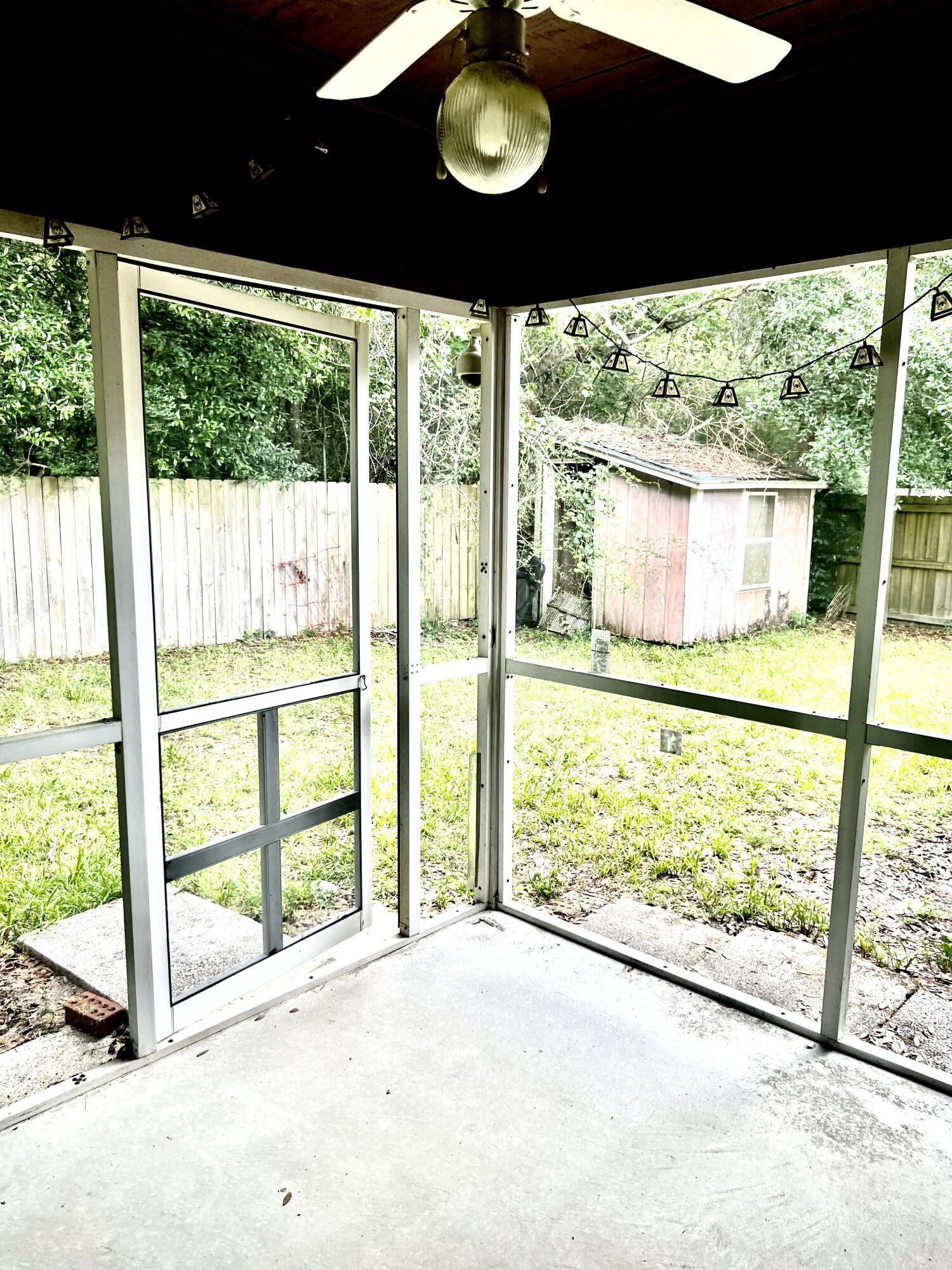LIVE OAK MANORS - Residential