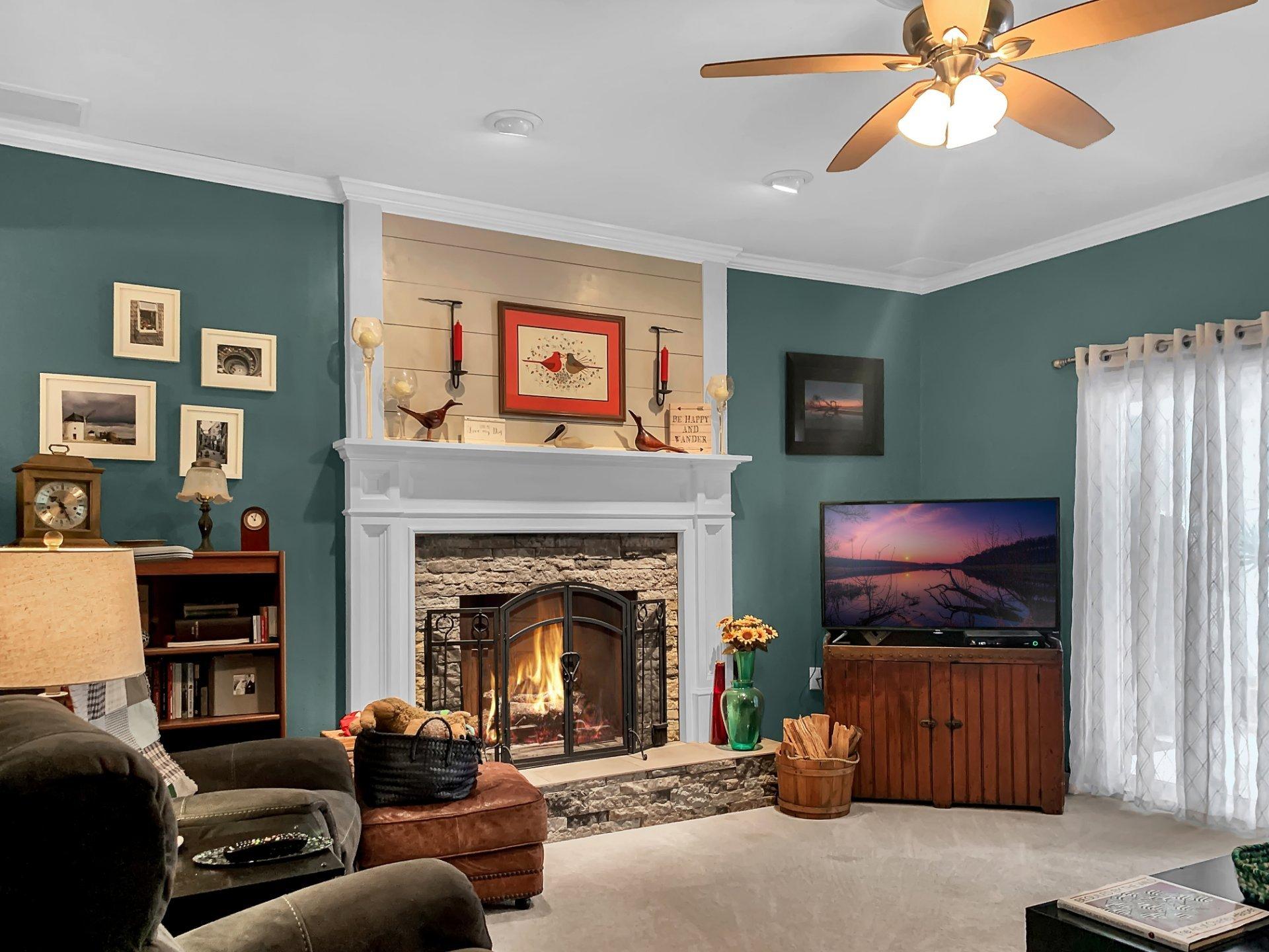 ROBLEDAL ESTATES - Residential