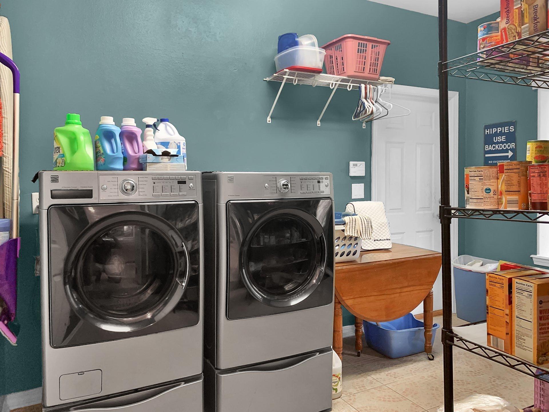 ROBLEDAL ESTATES - Residential